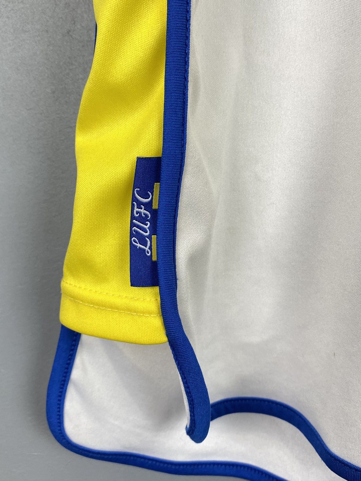 Chelsea Soccer Macron Leeds United Soccer Jersey Football Shirt Size XL Top Size US XL / EU 56 / 4 - 4 Thumbnail