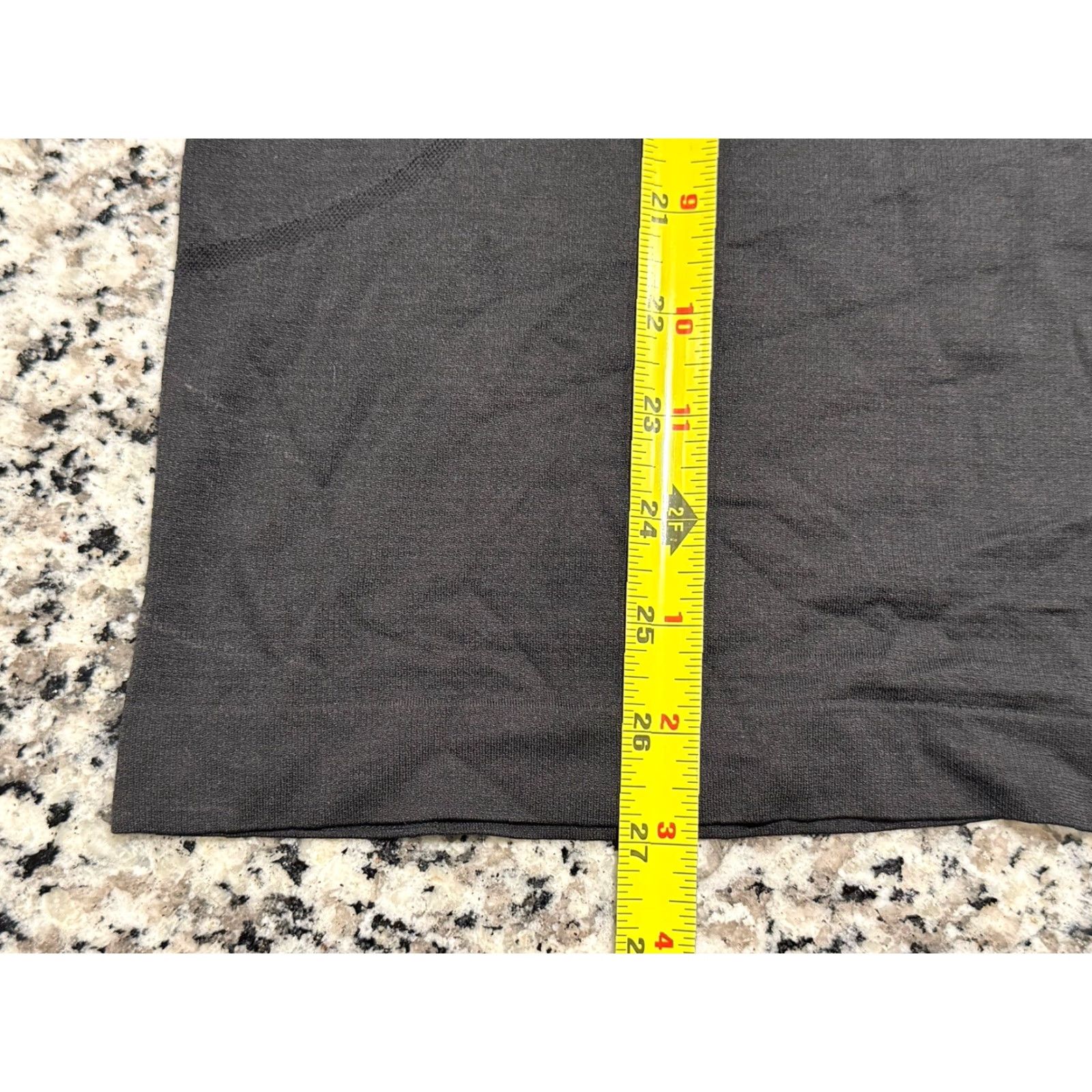 Lululemon NWT Lululemon Swiftly Tech Long Sleeve Crew Melbourne Run Australia Size 10 Ladies Black Shirt Athletic Zip? Pullover Size L / US 10 / IT 46 - 3 Thumbnail
