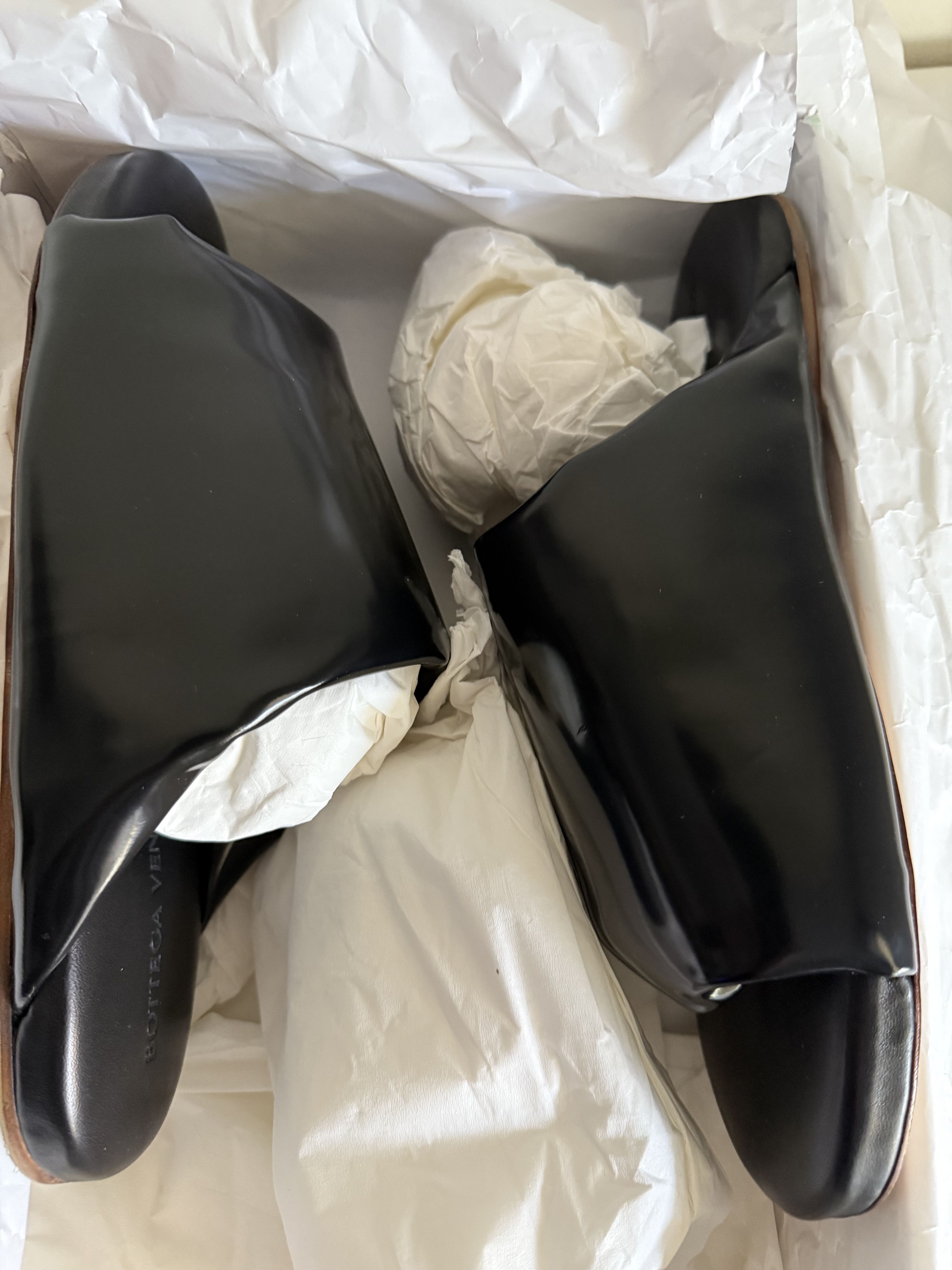 Bottega Veneta Brushed Leather Slippers Size US 9 / EU 42 - 2 Thumbnail