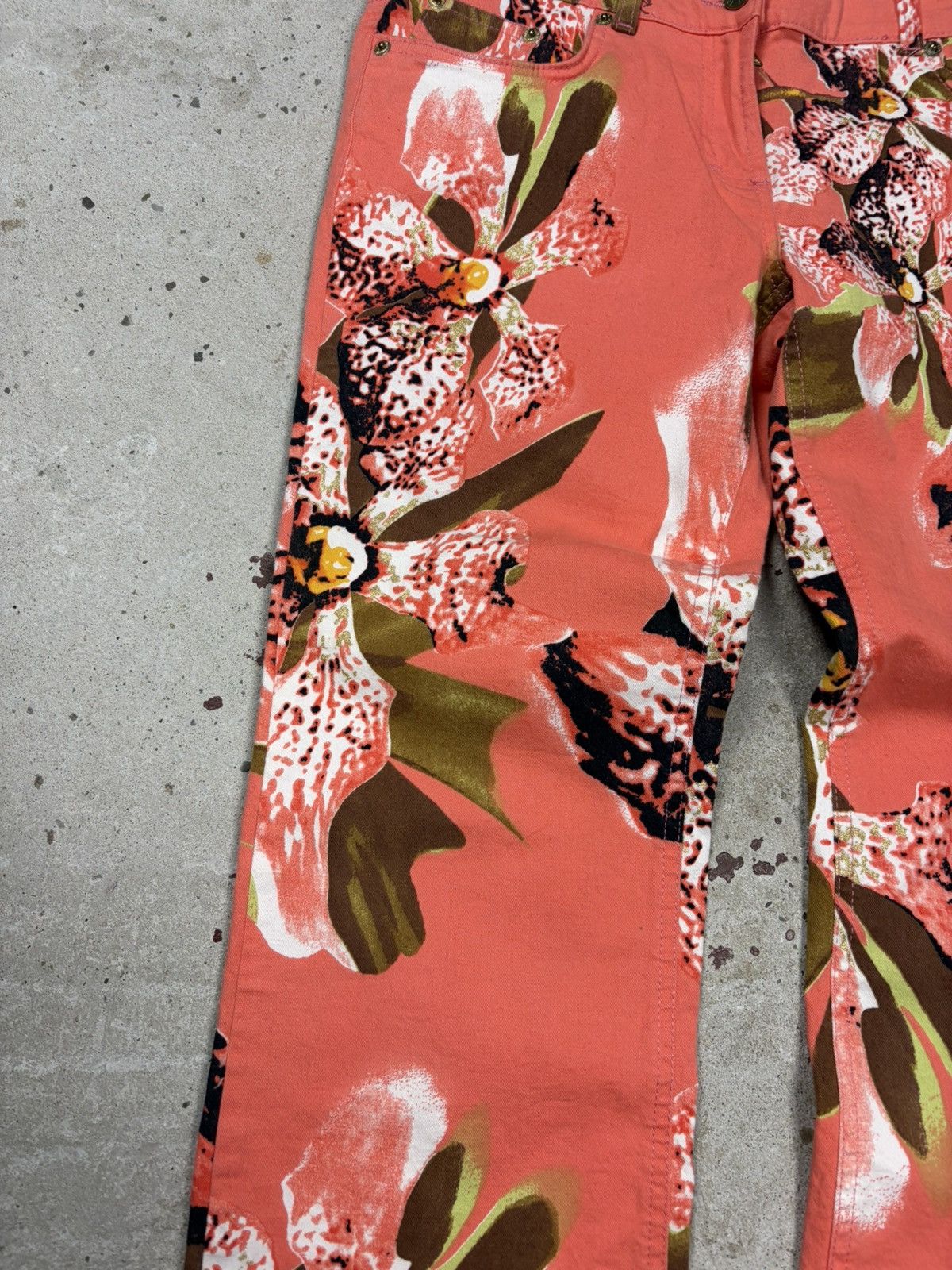 Roberto Cavalli Vintage 2000s Roberto Cavalli Floral Print Cropped Pants Size 31" - 5 Thumbnail