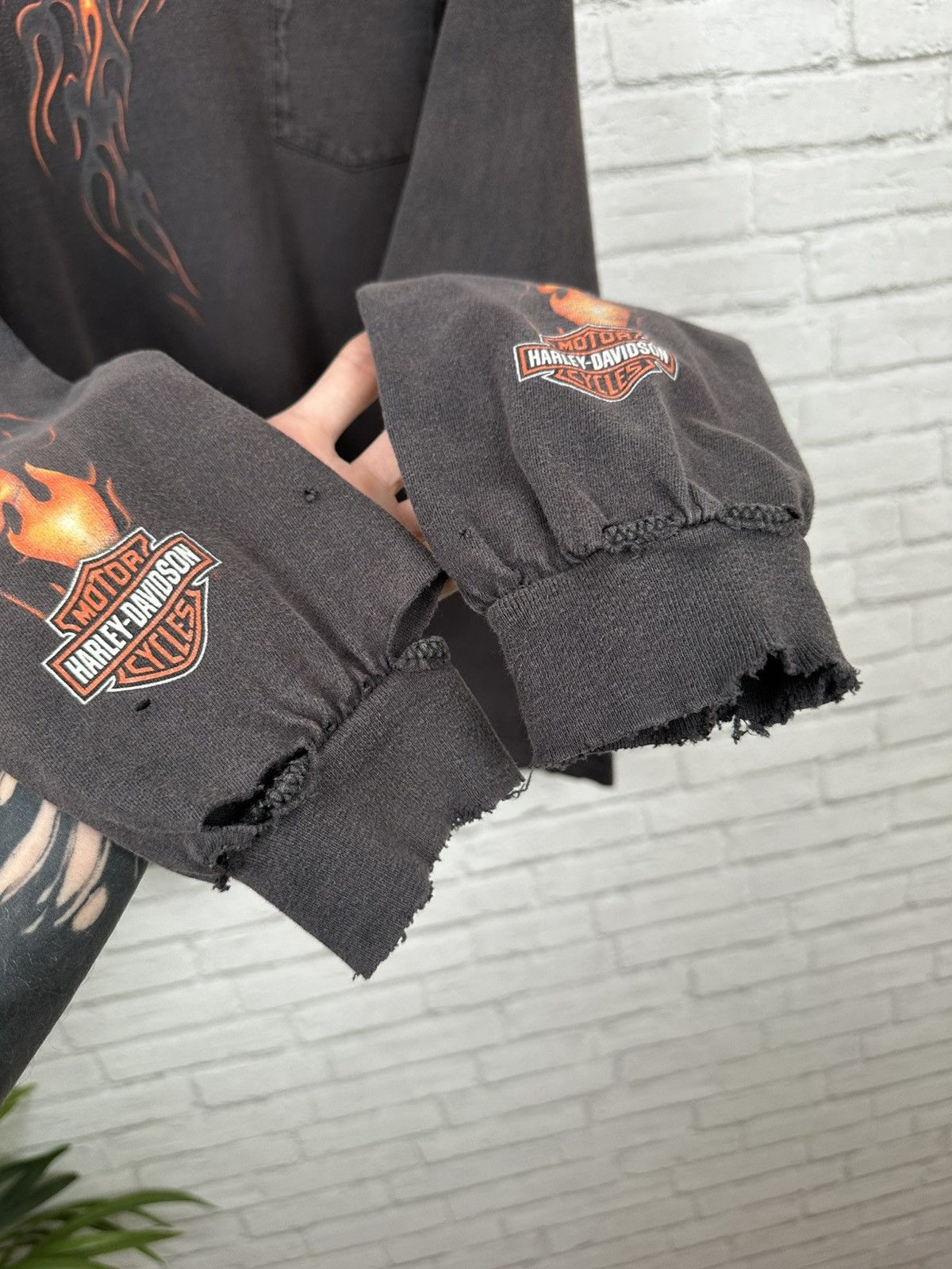 Harley Davidson (XXL) ABSOLUTELY THRASHED & FADED Harley Davidson Longsleeve Size US XXL / EU 58 / 5 - 6 Thumbnail