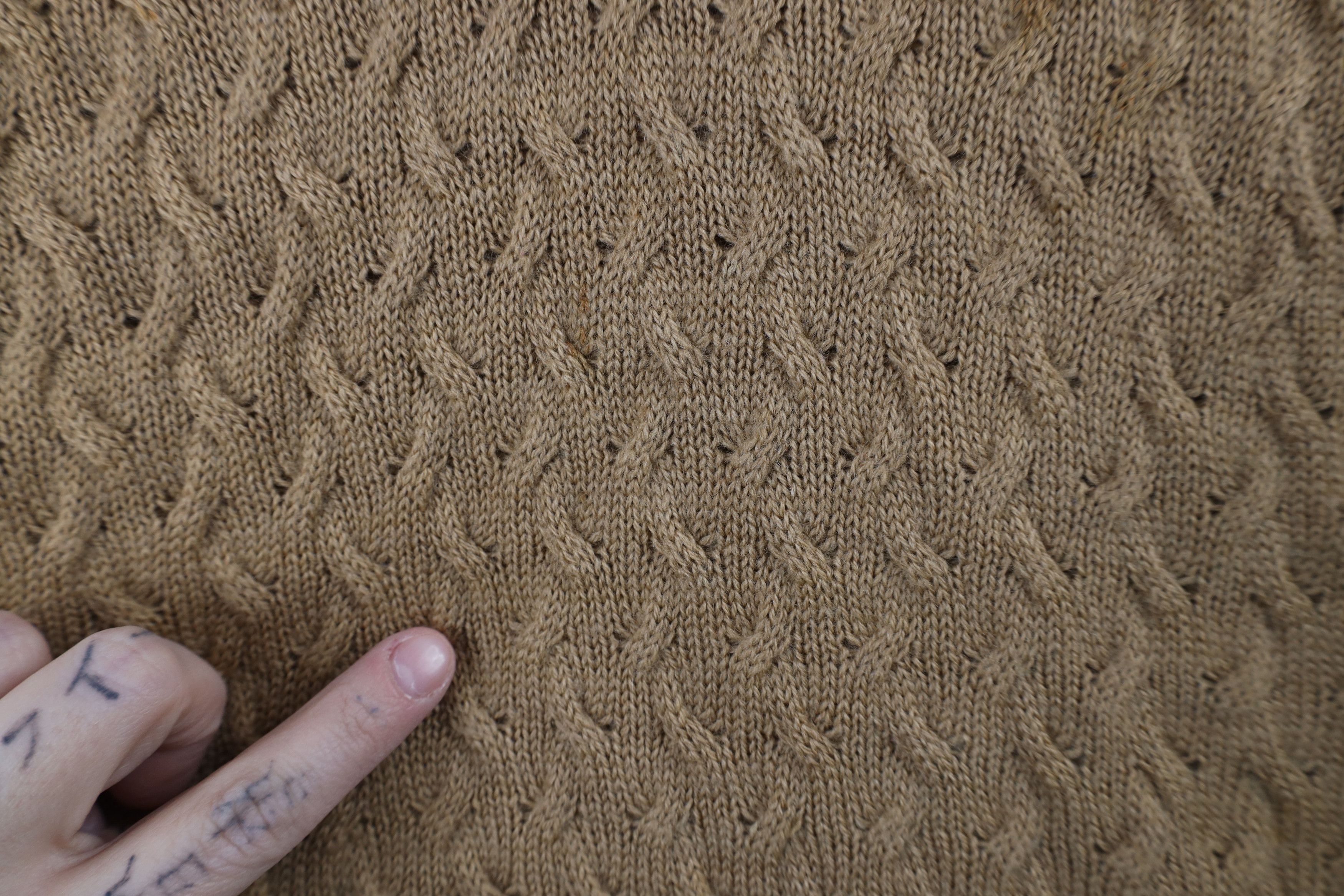 Vintage Vintage 90s Streetwear Weave Wool Knit V-Neck Sweater Size US XL / EU 56 / 4 - 5 Thumbnail