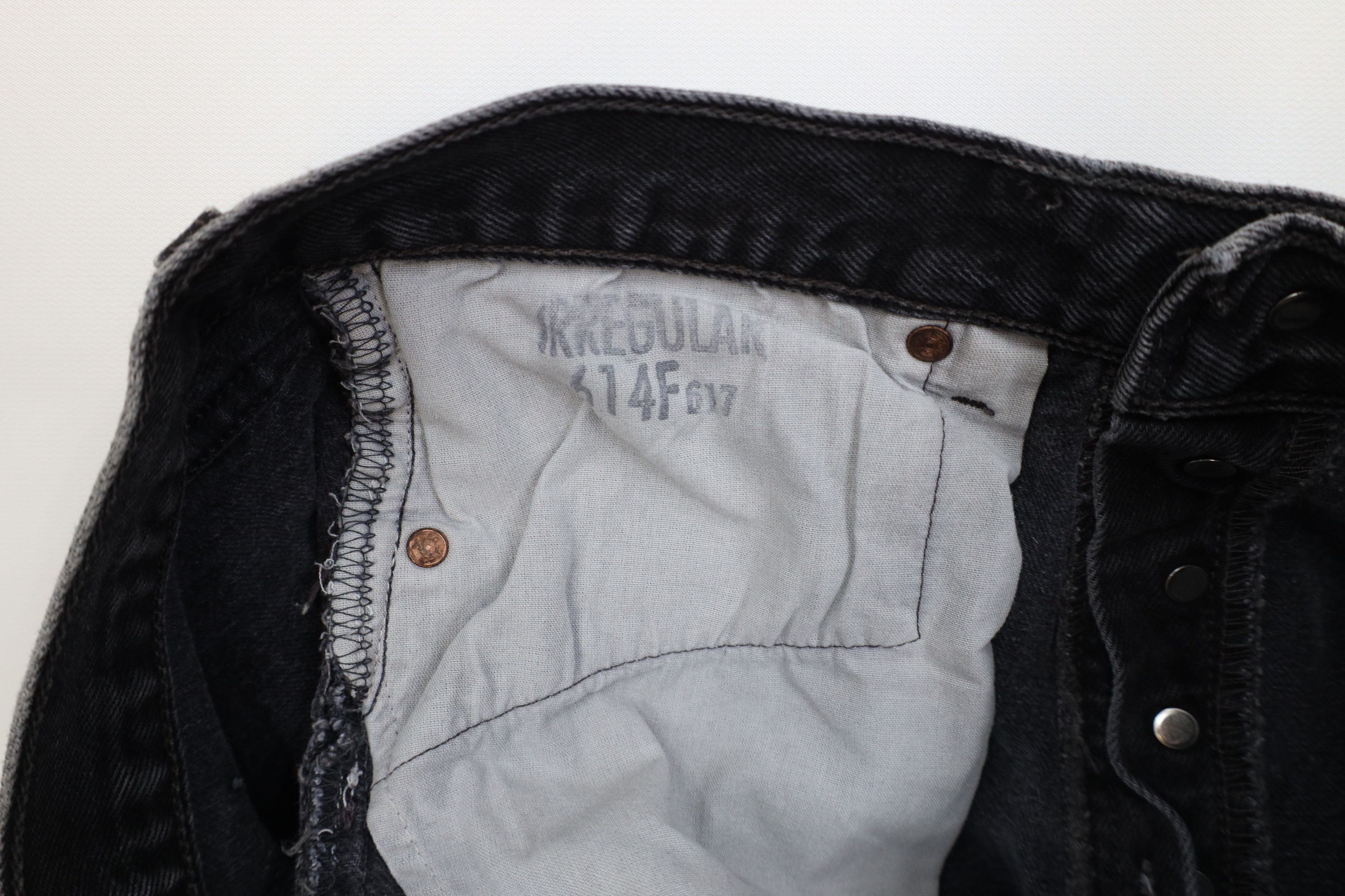 Levi's Vintage 90s Levis 501xx Fly Original Straight Leg Jeans USA Size US 32 / EU 48 - 11 Thumbnail