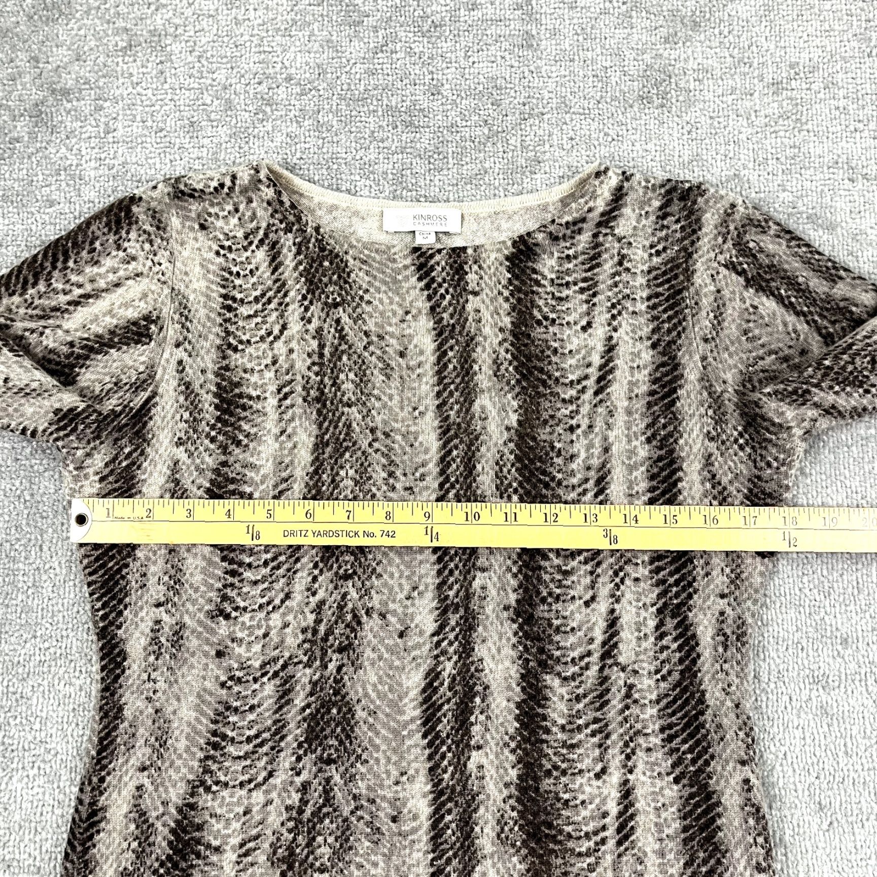 Vintage KINROSS Sweater Women Cropped Crew Neck Brown Snake Print Cashmere Long Sleeve M Regular Size M / US 6-8 / IT 42-44 - 3 Thumbnail