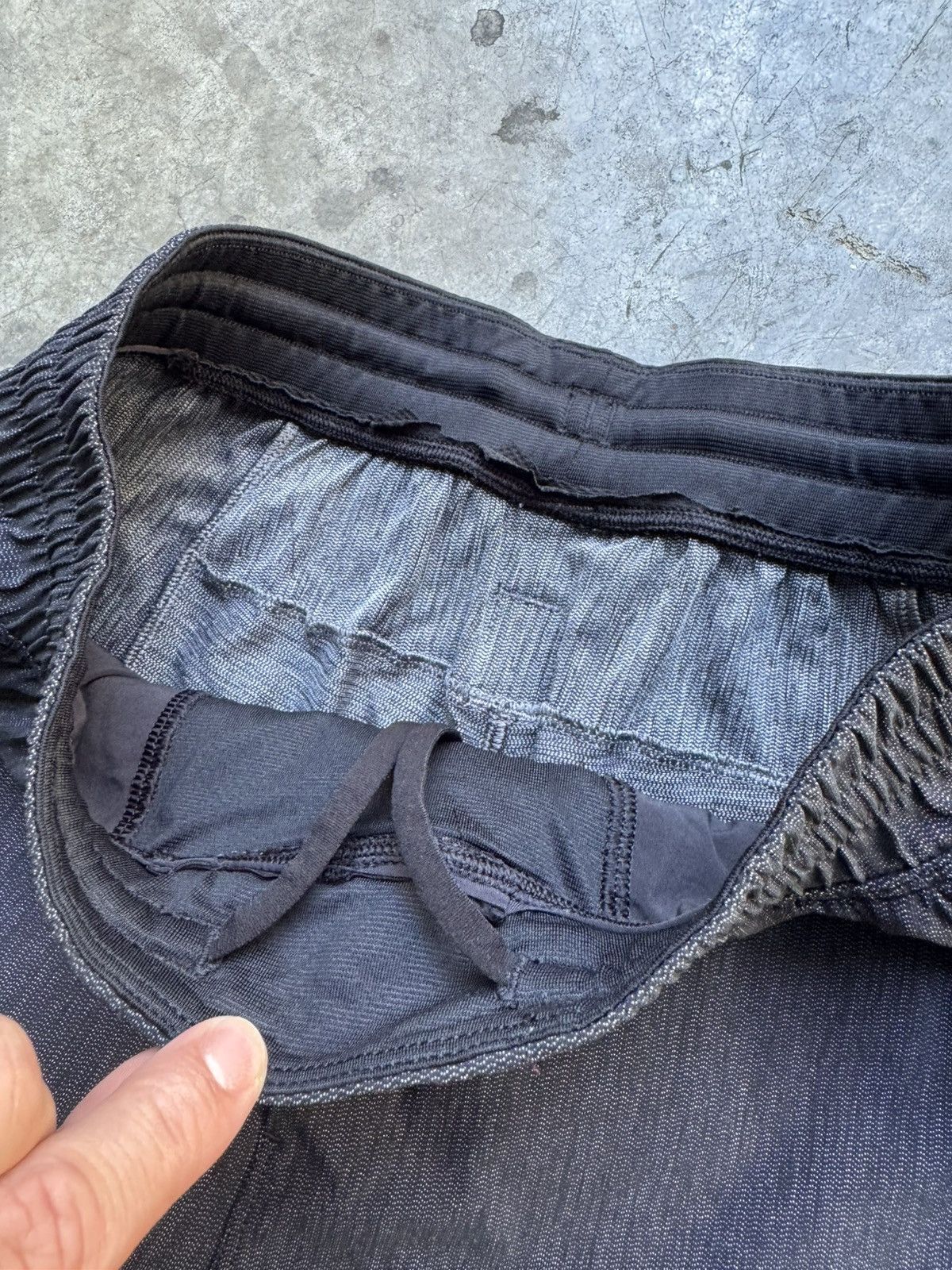 Lululemon Men’s Lululemon Pace Breaker 7” Inseam Athletic Shorts Size US 30 / EU 46 - 4 Thumbnail