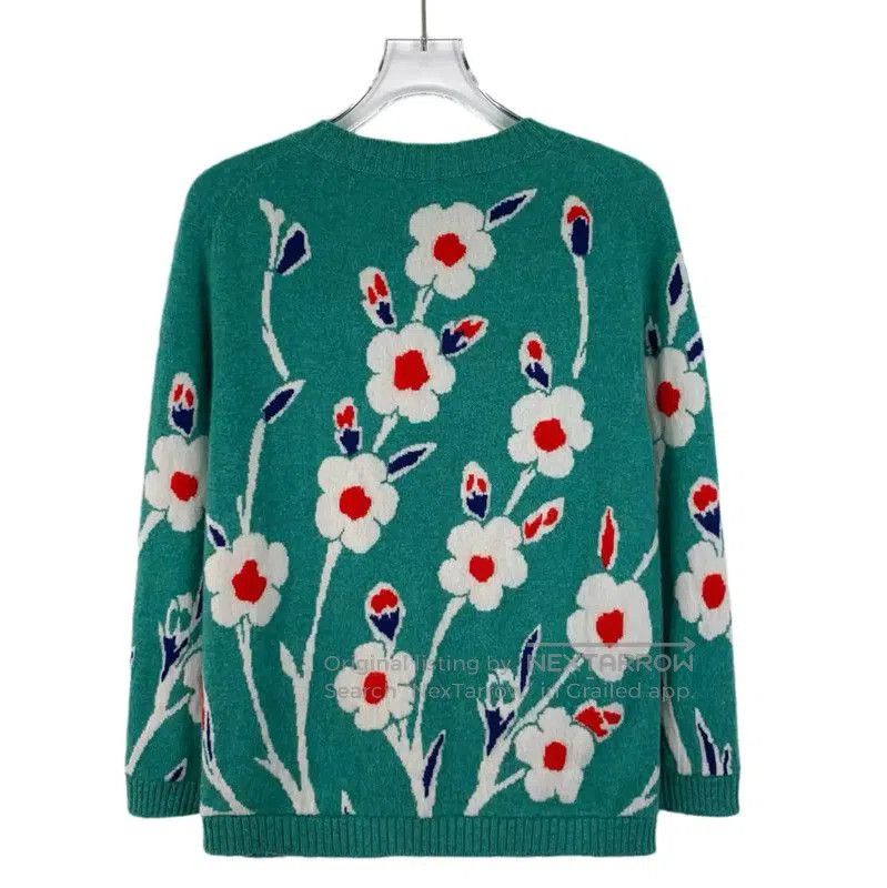 Chanel Chanel Green Cashmere Flower Sweater . Size M / US 6-8 / IT 42-44 - 2 Thumbnail