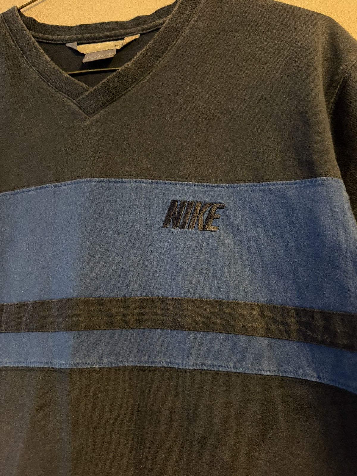 Nike vtg y2k 2000s nike two tone v neck cotton t shirt Size US L / EU 52-54 / 3 - 2 Thumbnail