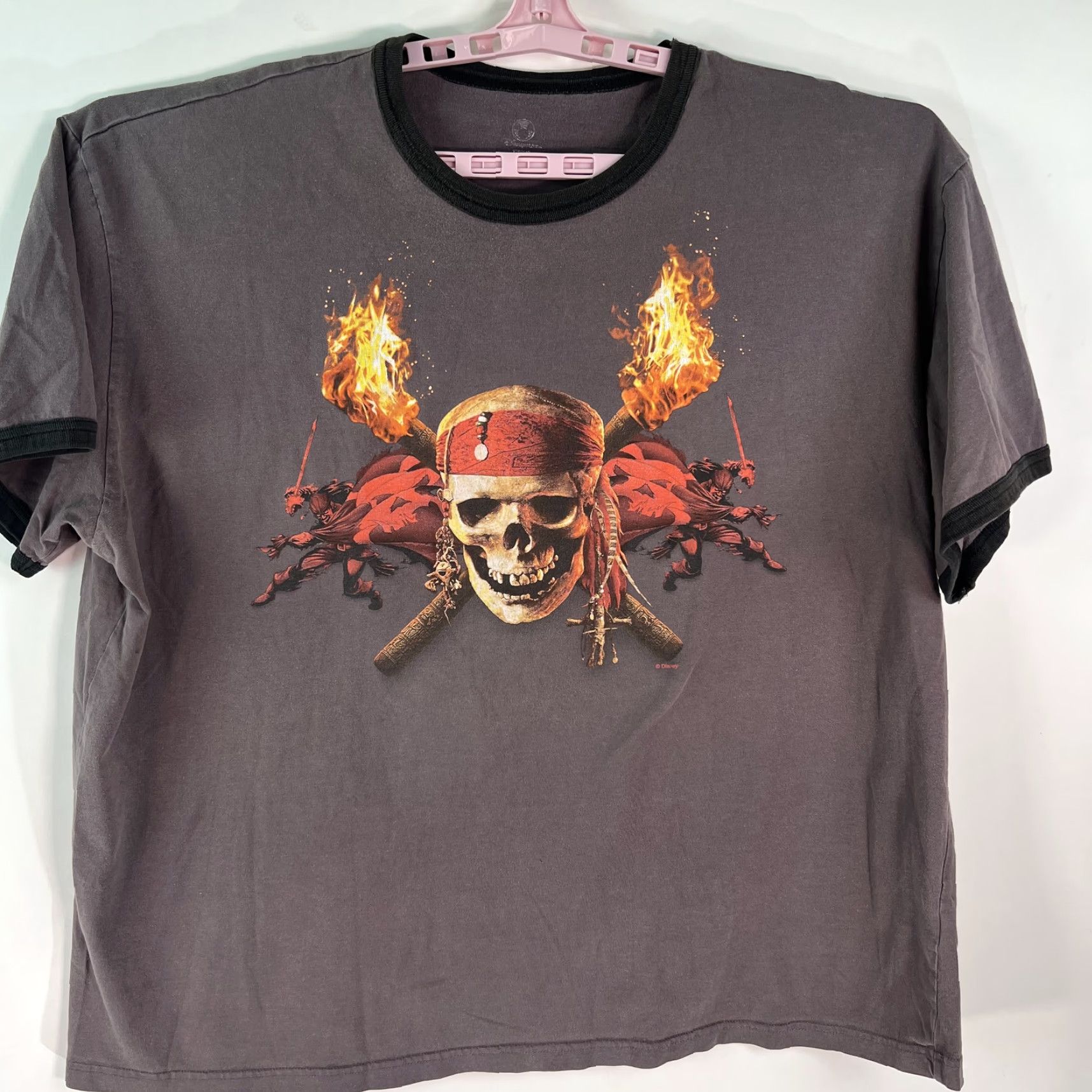 Disney VINTAGE Pirates Of The Caribbean Dead Man's Chest Disney Mens Gray Promo T Shirt 2XL Graphic Crew Neck Short Sleeve Cotton Blend 90s Theme Mens Size US XXL / EU 58 / 5 - 2 Thumbnail