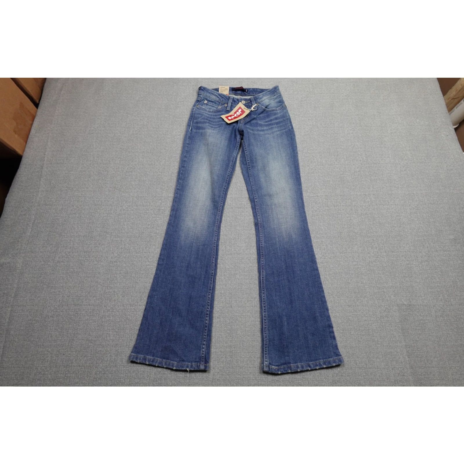 Levi's Levi's 528 Boot Cut Jeans Juniors 1M Blue Medium Wash Curvy Stretch Denim Jeans 5-Pocket Zipper Fly Size 25" / US 0 / IT 36 - 3 Thumbnail