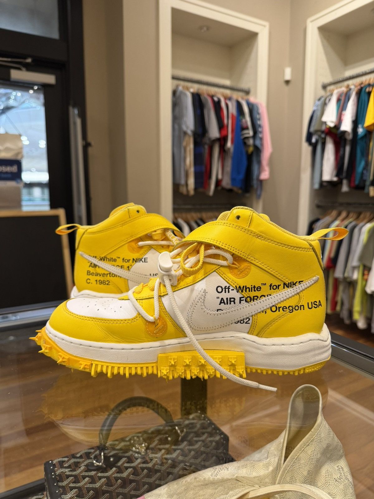 Nike × Off-White Off-White x Nike Air Force 1 Mid SP ‘Varsity Maize’ Size US 9 / EU 42 - 2 Thumbnail