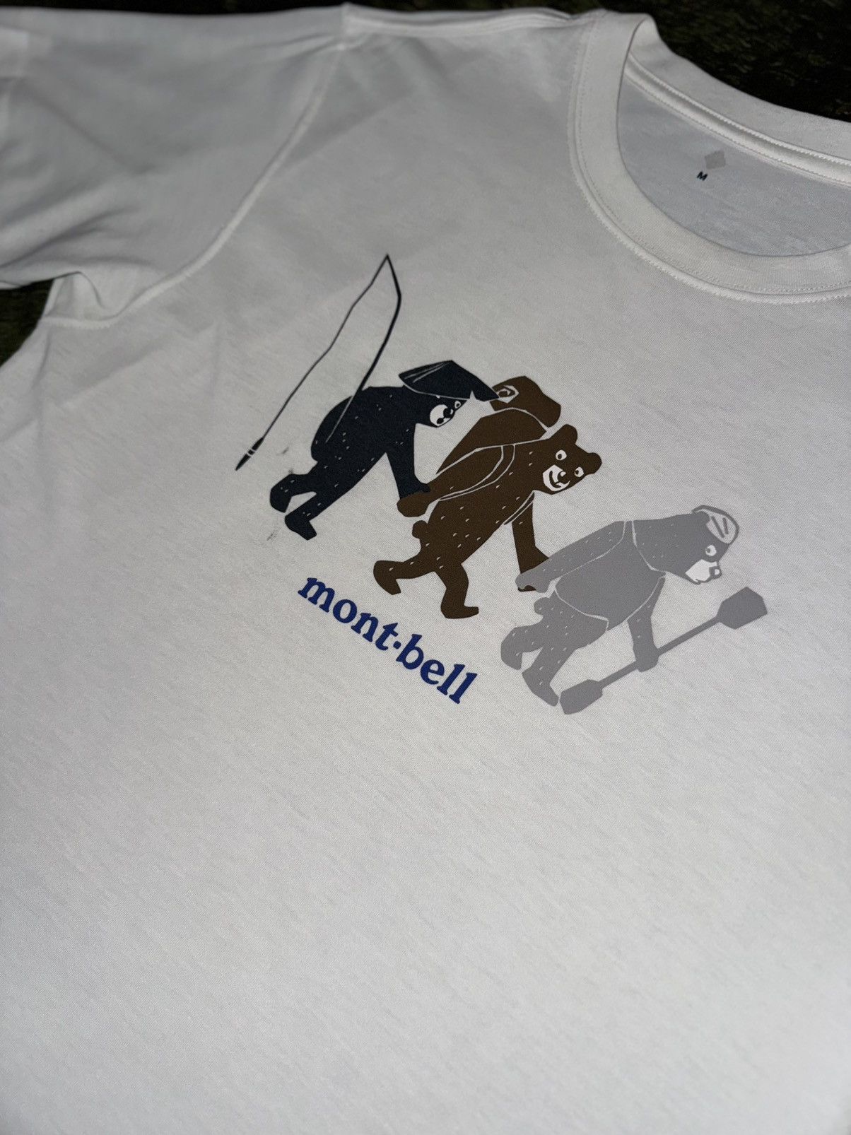 Montbell [M] 00s Montbell Japan Japanese Bear Graphic Sports T-Shirt Size US M / EU 48-50 / 2 - 2 Thumbnail