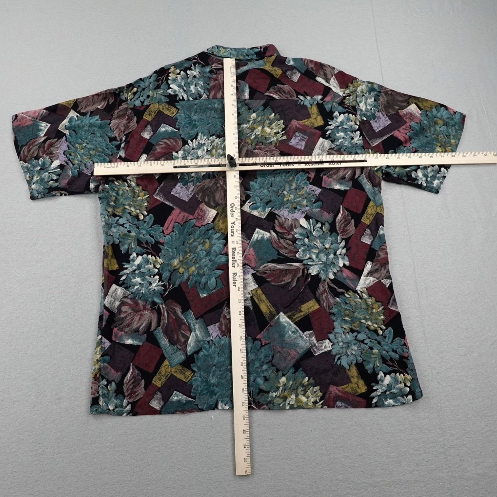 ALOHAS VINTAGE Burma Bibas Shirt Mens XL Red Green Hawaiian Aloha Abstract Rayon 90s Size US XL / EU 56 / 4 - 3 Thumbnail