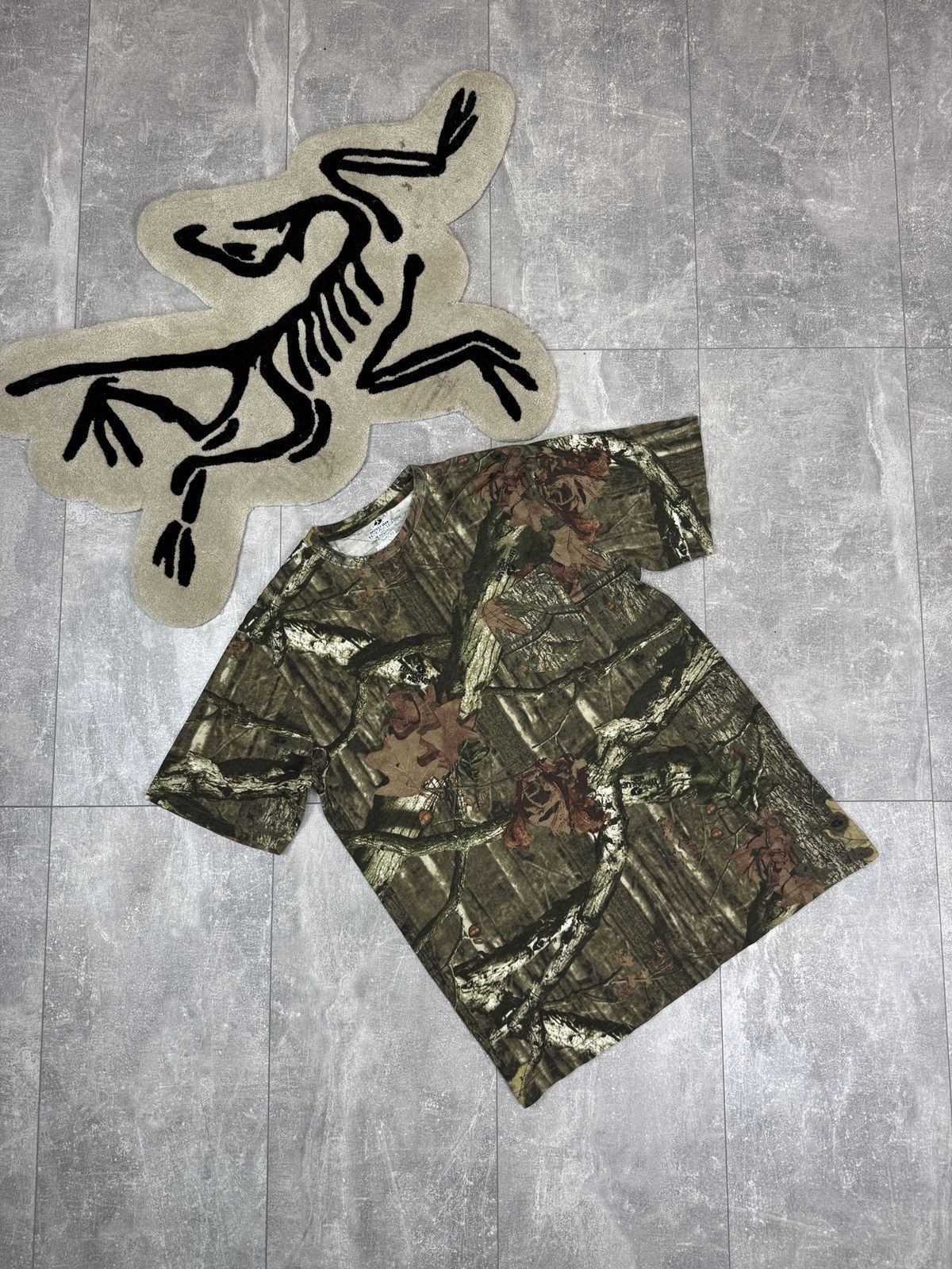 Vintage Crazy Vintage Y2K Realtree Camo T-shirt Carhartt Style tee Size US L / EU 52-54 / 3 - 1 Thumbnail