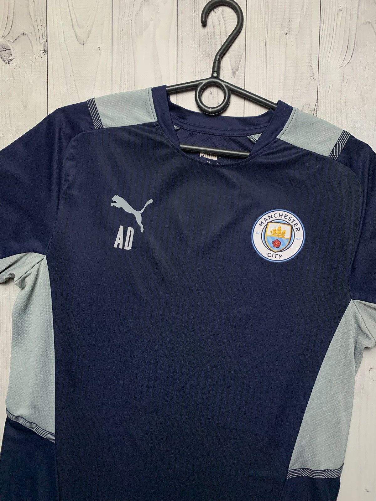 Vintage Vintage Manchester City puma training shirt jersey size M Size US M / EU 48-50 / 2 - 2 Thumbnail