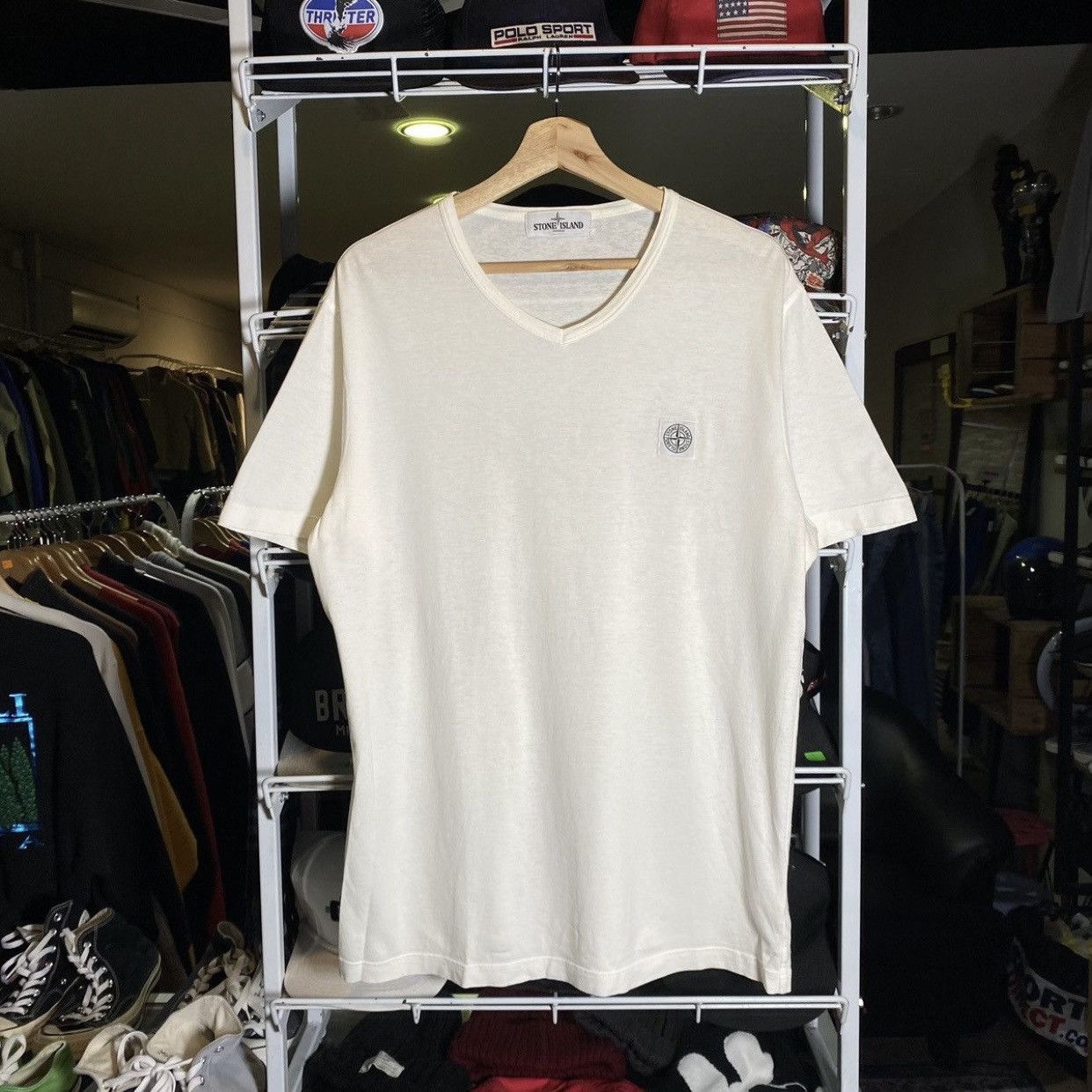 Stone Island Stone Island White V-Neck Compass Patch T-Shirt Size US XL / EU 56 / 4 - 1 Thumbnail