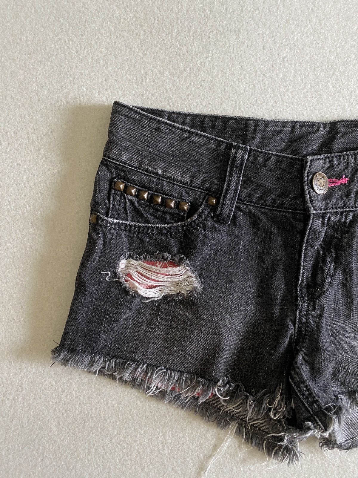 If Six Was Nine y2k gyaru gothic gyda studded mini shorts Size 27" / US 4 / IT 40 - 2 Thumbnail