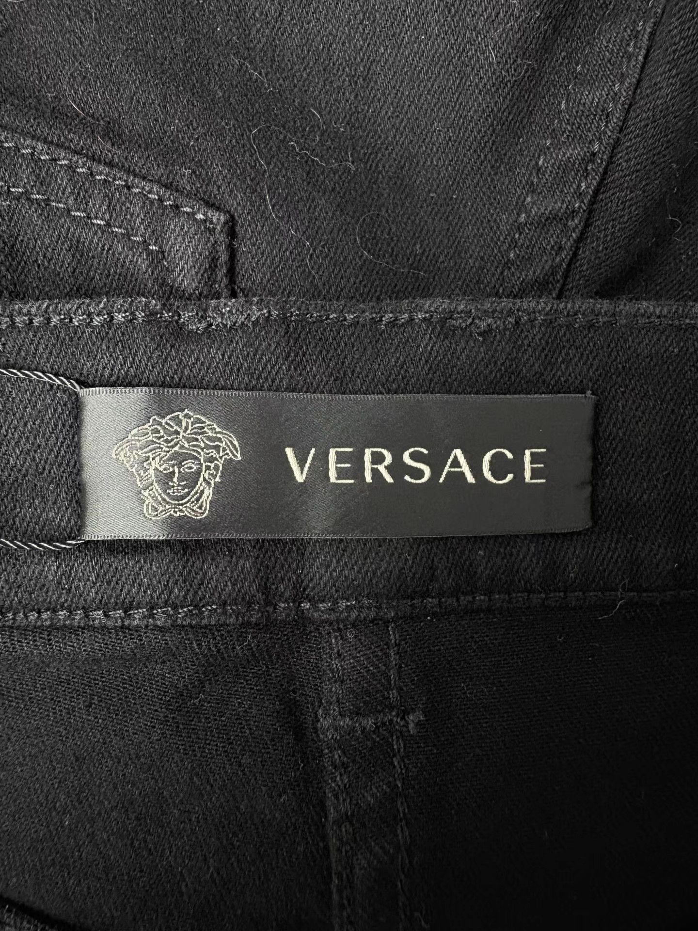 Versace VERSACE Medusa Back Pocket Shorts K1 Size 26" / US 2 / IT 38 - 4 Thumbnail