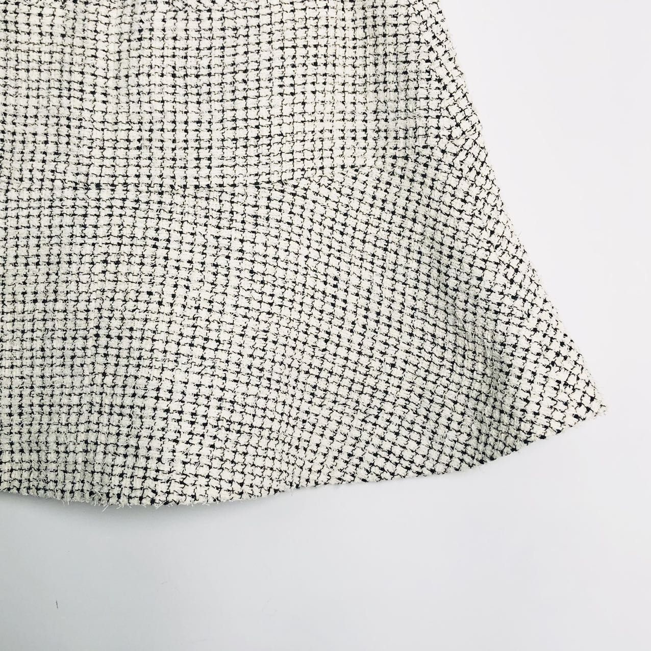 Chanel Chanel SS21 Solid Tweed Casual Mini Skirt K26WX Size 27" / US 4 / IT 40 - 4 Thumbnail