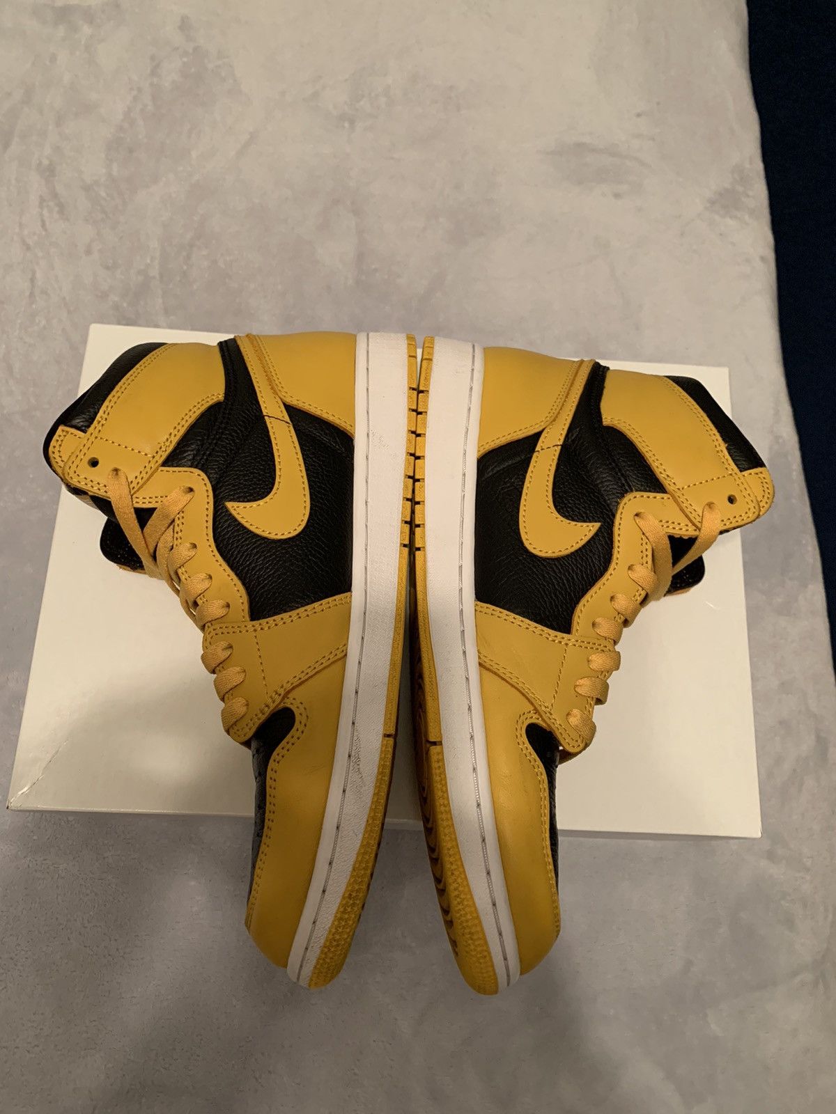 Jordan Brand Jordan 1 Retro OG High Pollen 2021 Size 10.5 Size US 10.5 / EU 43-44 - 4 Thumbnail