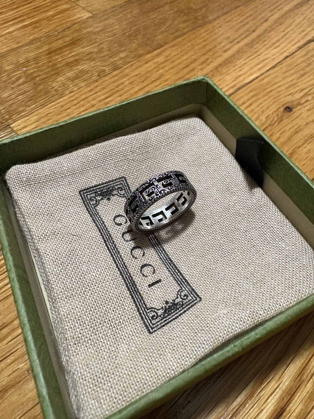 Gucci Gucci G Ring (US 8) Size ONE SIZE - 3 Thumbnail