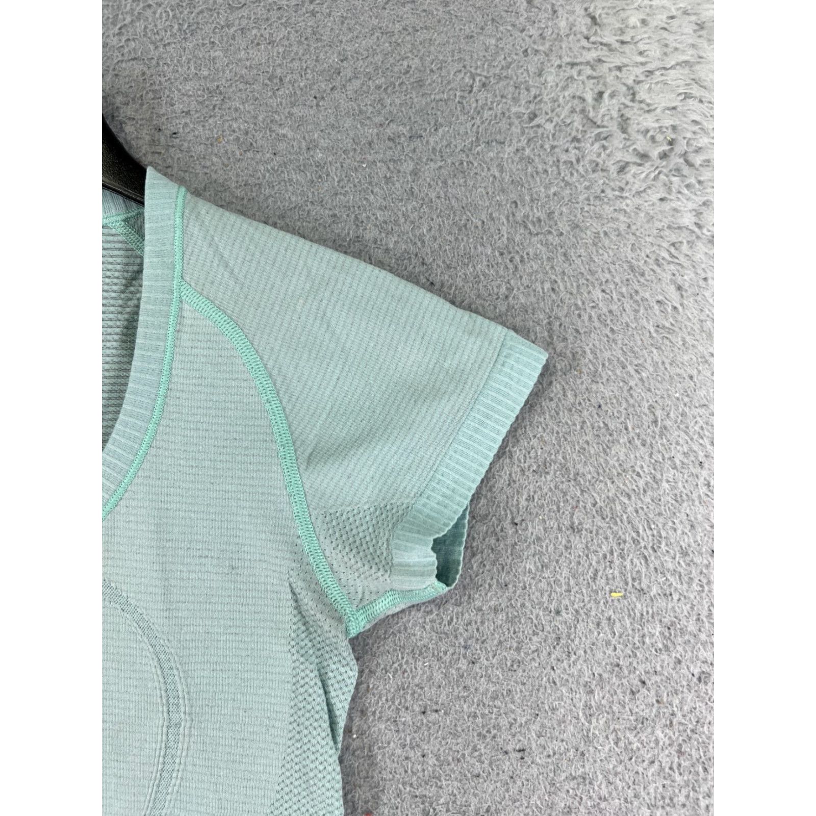 Lululemon Lululemon Shirt Women 4 Blue Swiftly Tech Running Gym Scoop Neck T-Shirt READ Size S / US 4 / IT 40 - 2 Thumbnail