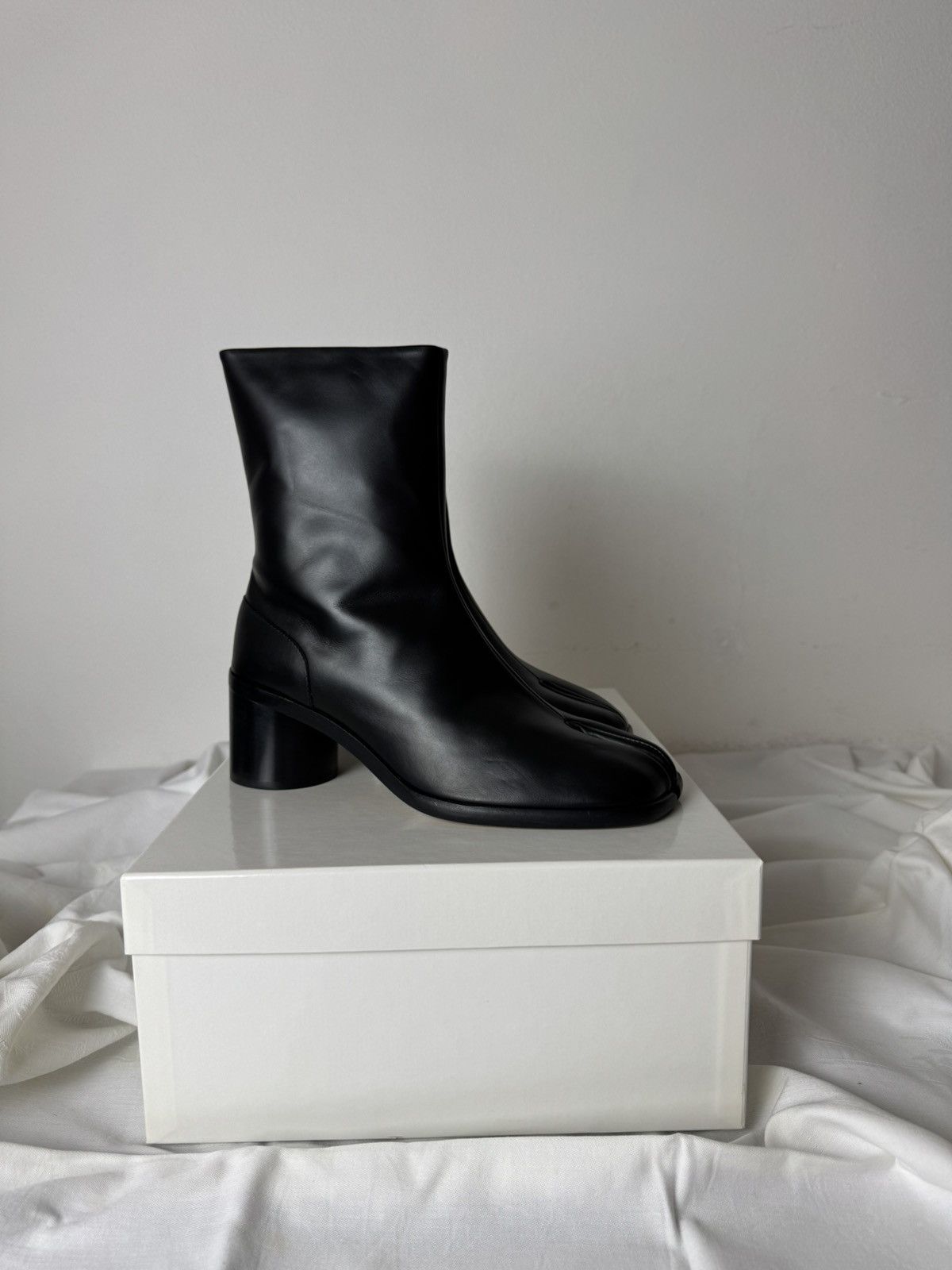 Maison Margiela Maison Margiela Tabi Ankle Boots - Black 40 Size US 7 / EU 40 - 4 Thumbnail