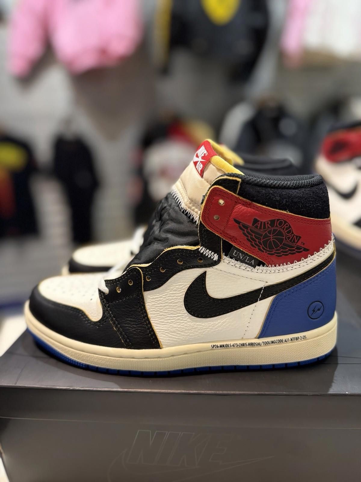 Jordan Brand Air Jordan 1 x Union x Fragment Black and Varsity Red (7.5) Size US 7.5 / EU 40-41 - 6 Thumbnail