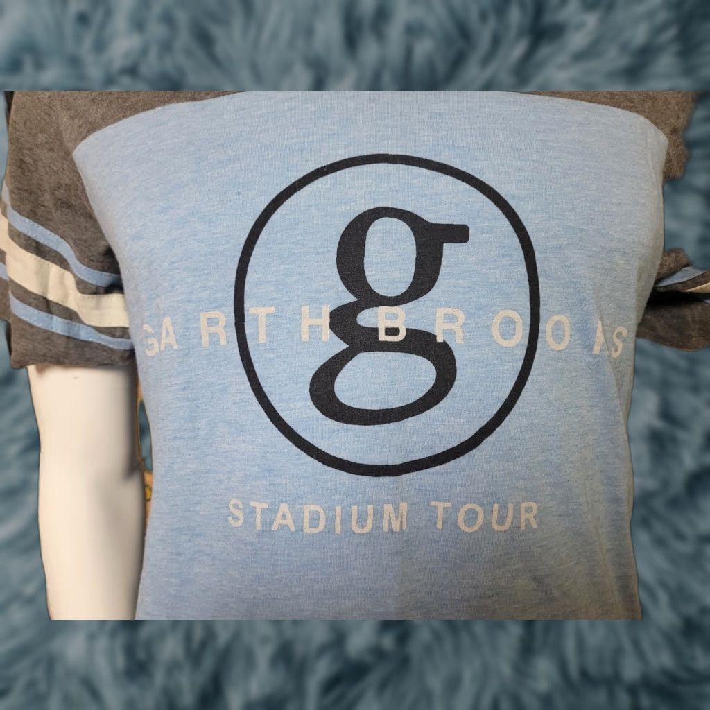 Brooks Womens Garth Brooks Stadium Tour Concert Jersey Shirt XL Blue 90s Music Country T-Shirt Womens Size XL / US 12-14 / IT 48-50 - 1 Thumbnail