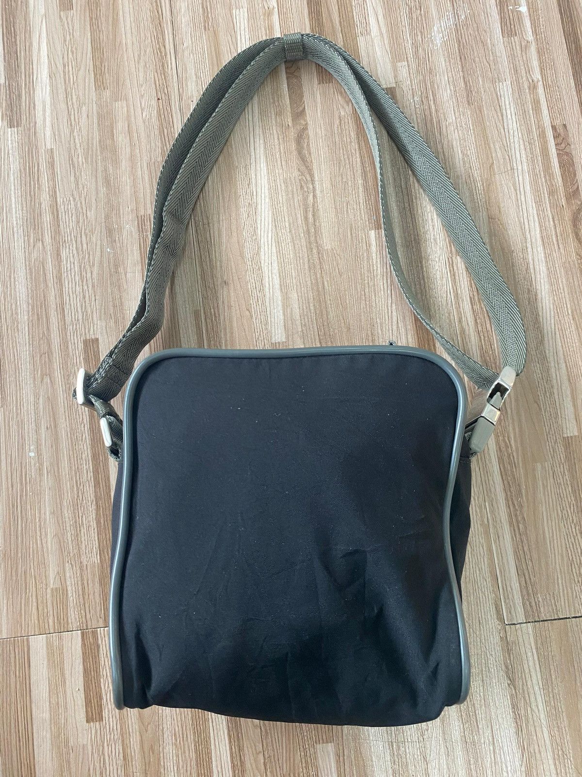 Prada Authentic PRADA Nylon Shoulder Bag Size ONE SIZE - 2 Thumbnail