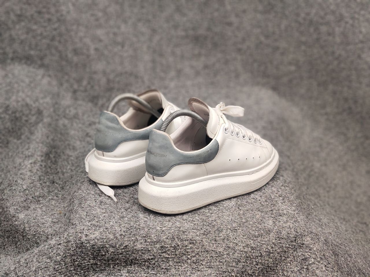 Alexander McQueen Alexander McQueen Oversized Leather Sneaker WhitePowder Blue Size US 8 / IT 38 - 10 Thumbnail