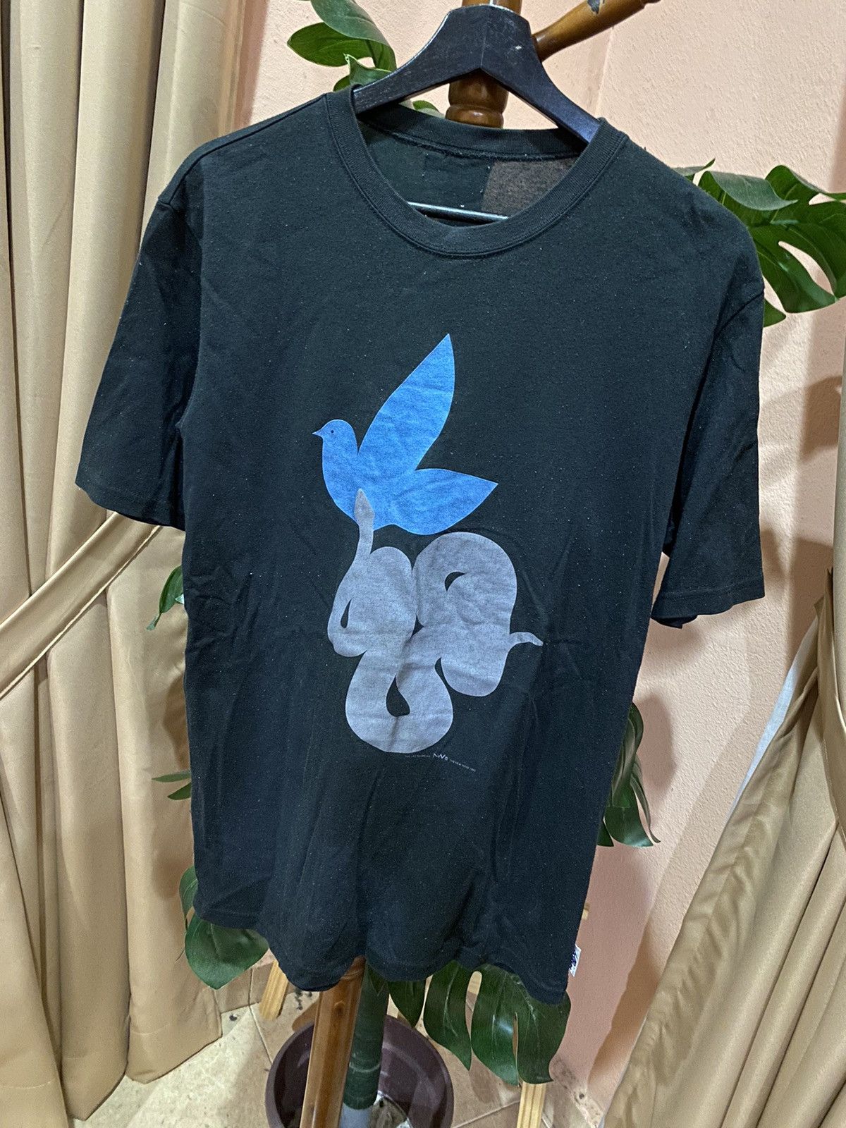 Lad Musician Lad Musician Black Graphic TShirt with Dove and Snake Design Size US M / EU 48-50 / 2 - 2 Thumbnail