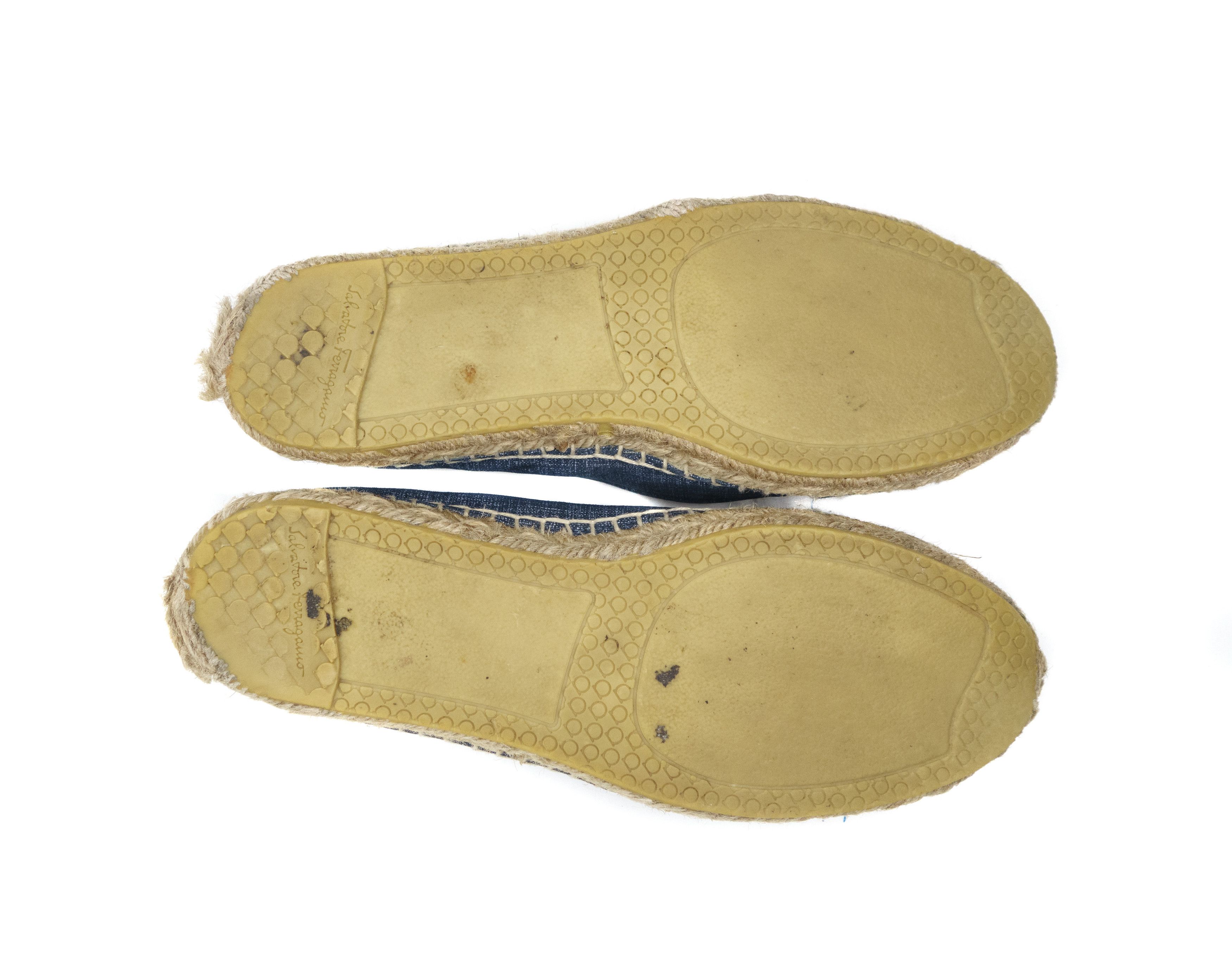Salvatore Ferragamo Vara Bow Espadrille Denim Flats Size US 7 / IT 37 - 4 Thumbnail