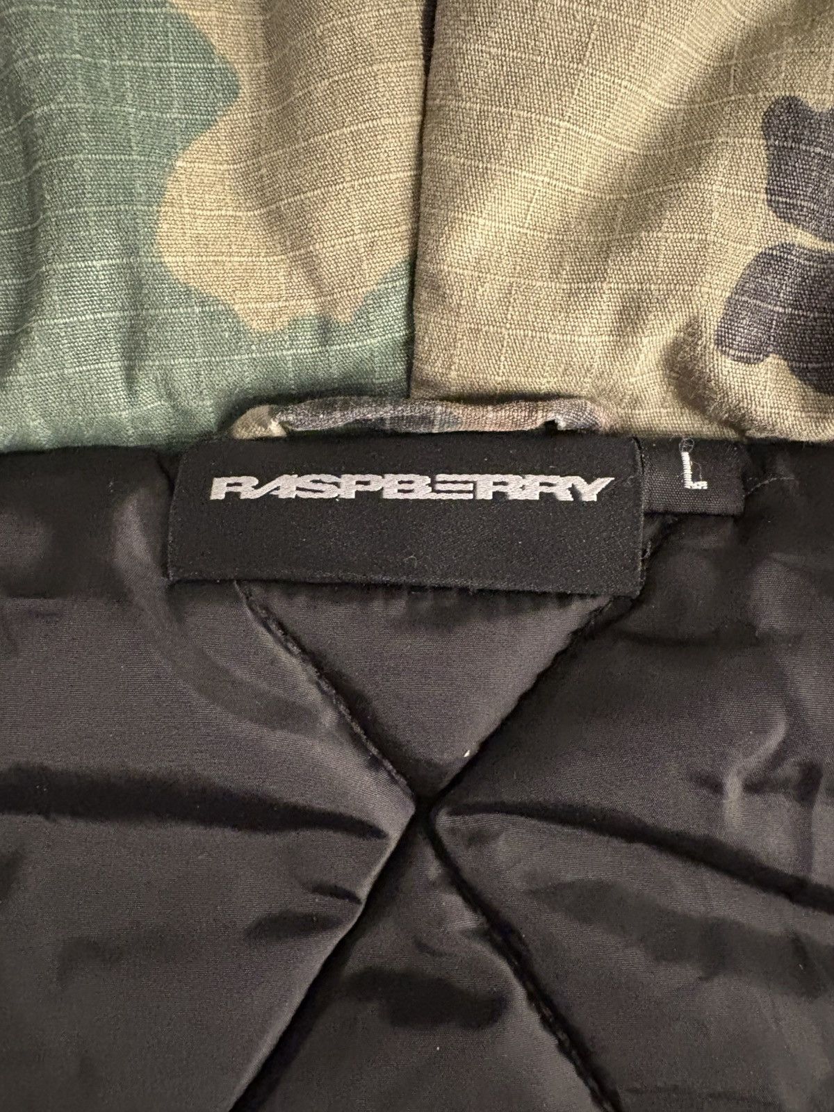 The GV Gallery RASBERRY HILLS NEWCASTLE CAMO JACKET Size US L / EU 52-54 / 3 - 5 Thumbnail