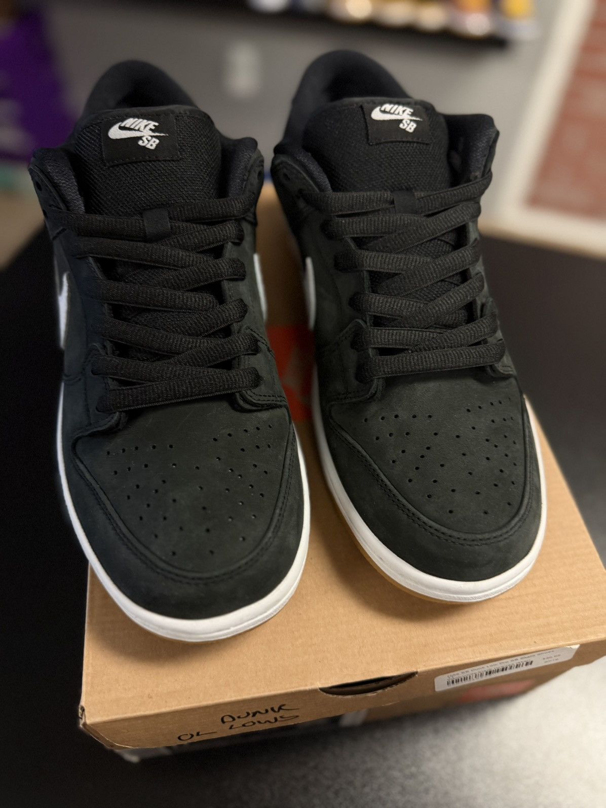 Nike Mens Size 11 - Nike SB Dunk Low Pro Black Gum Orange Label Size US 11 / EU 44 - 6 Thumbnail