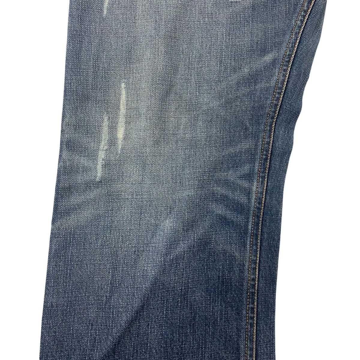 Burberry × Designer BURBERRY Black label distressed design blue jeans Size US 33 - 9 Thumbnail