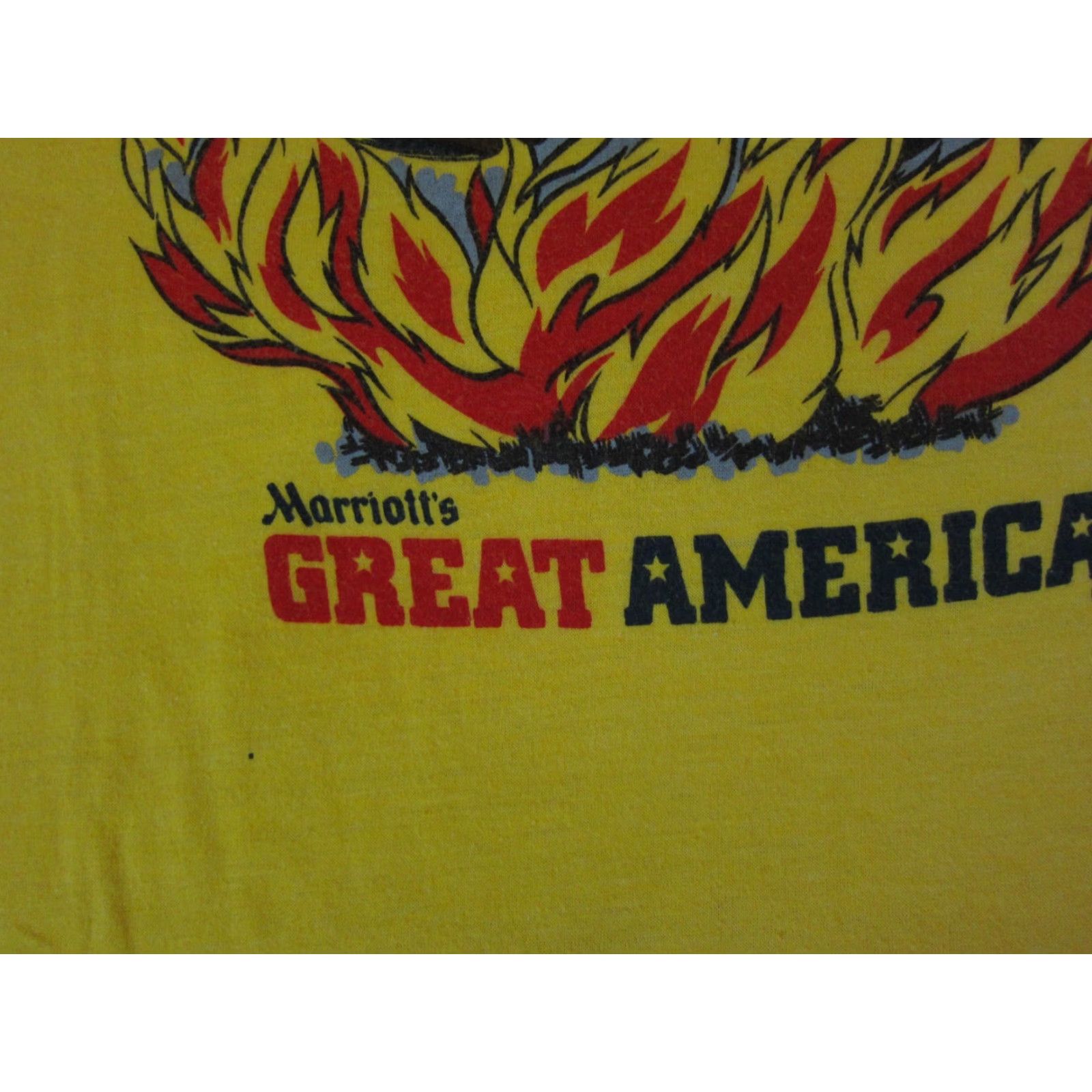 Vintage VINTAGE Looney Tunes Shirt Mens L Yellow 70s Made in USA Taz Devil Flames Shirts Size US L / EU 52-54 / 3 - 5 Thumbnail
