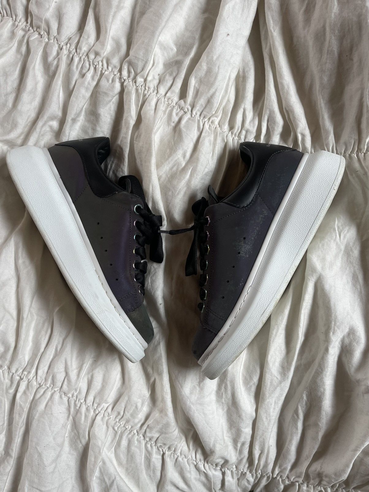 Alexander McQueen Alexander McQueen Iridescent Sneakers Beetle Black chameleon Size US 6 / IT 36 - 20 Thumbnail