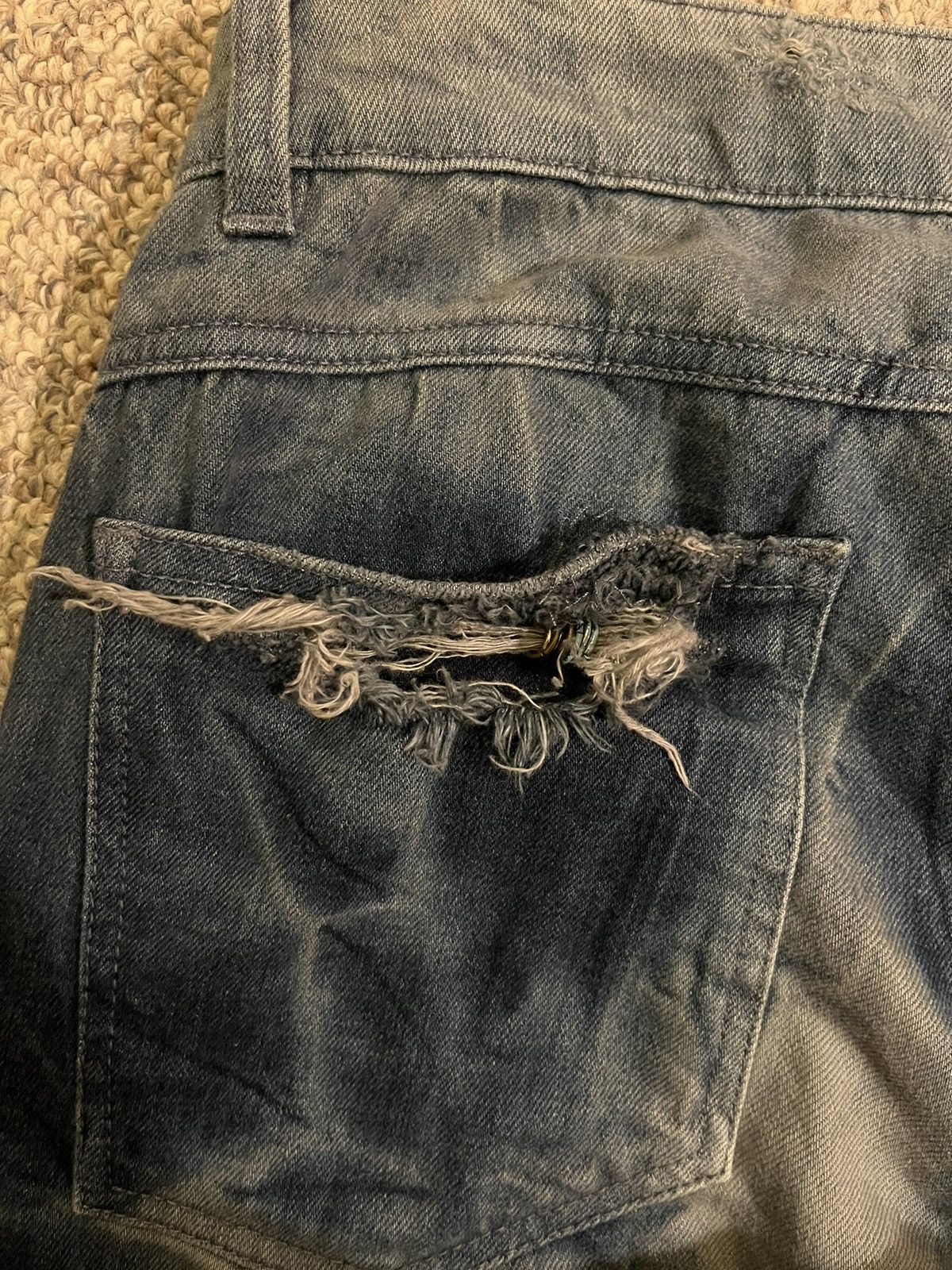 Alchemist Alchemist Sky Fallin Jeans with piercings distressing 31 Size US 31 - 8 Thumbnail
