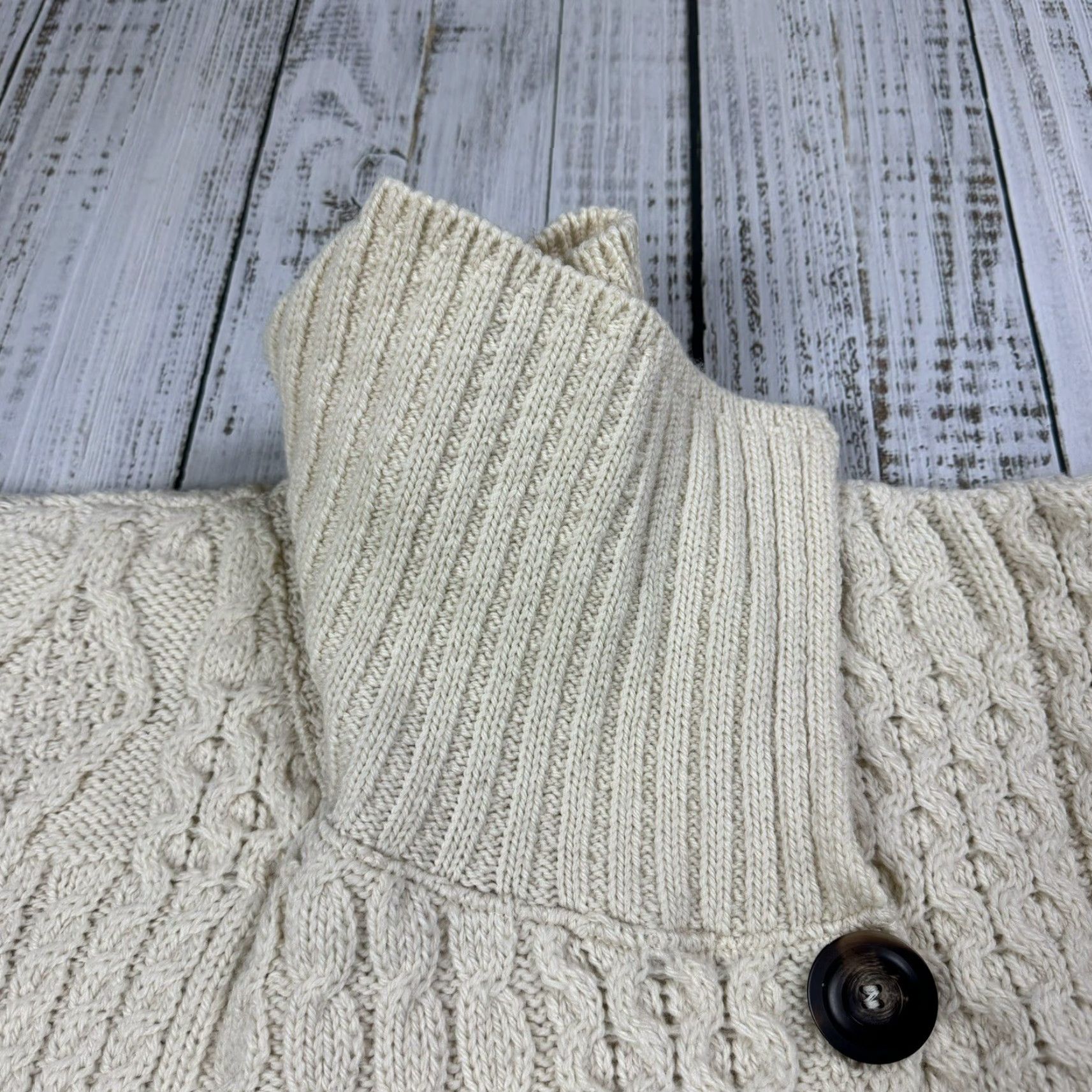 Vintage VINTAGE Aran Crafts Cable Knit Cardigan Sweater Wrap Women’s Size S Ivory Wool Long Sleeve Size S / US 4 / IT 40 - 4 Thumbnail