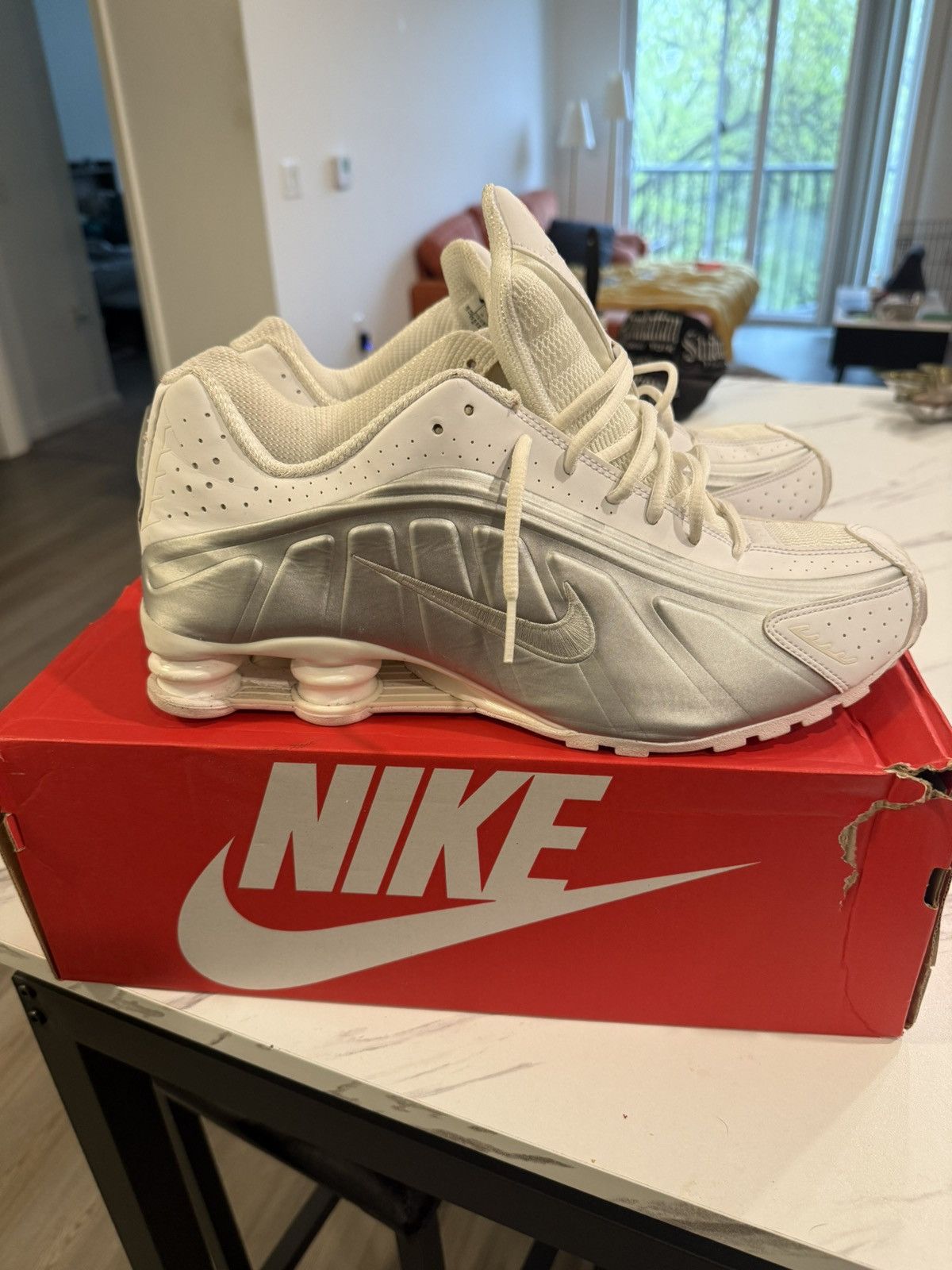 Nike Nike Shox R4 Metallic Silver Size US 13 / EU 46 - 1 Thumbnail