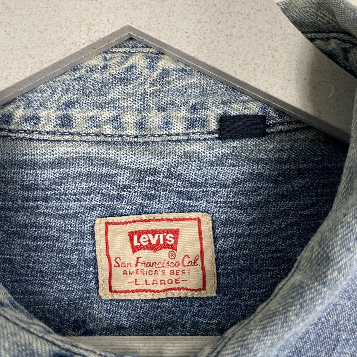 Levi's Vintage Clothing × The Workers Club 💥90s LEVIS WORKER CHAMBRAY DENIM BUTTON SHIRT Size US L / EU 52-54 / 3 - 9 Thumbnail