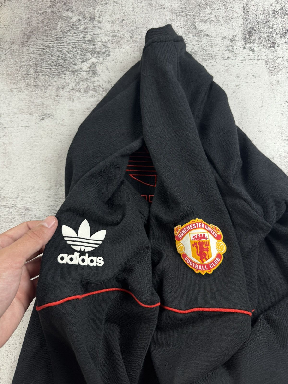 Adidas Adidas Originals Manchester United Men’s French Terry Soccer Pullover Sweatshirt Size US M / EU 48-50 / 2 - 7 Thumbnail