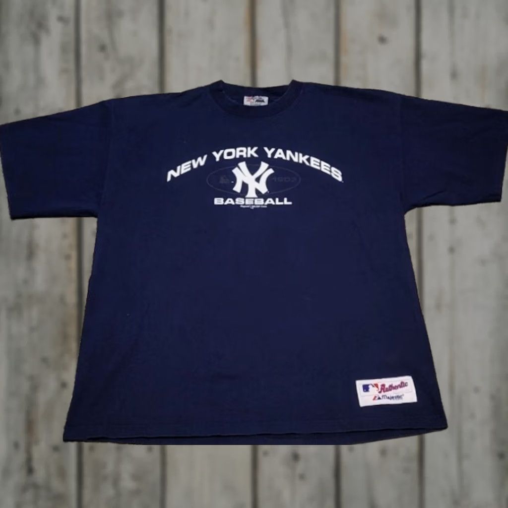 MLB VINTAGE Majestic 90s New York Yankees Spell-out MLB Short Sleeve T-Shirt XL Gray Mens Size US XL / EU 56 / 4 - 1 Thumbnail