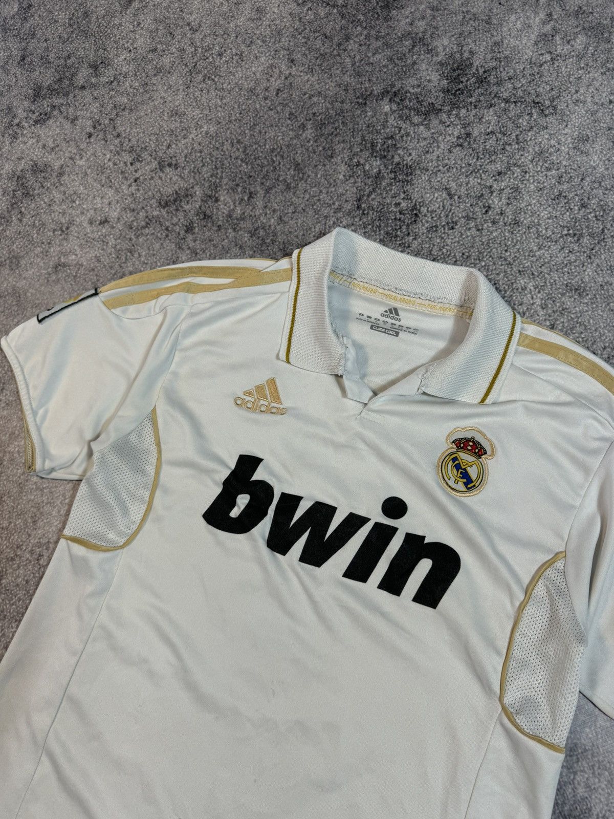 Vintage Style Adidas Real Madrid 9 Benzema Soccer Jersey Blokecore Size US M / EU 48-50 / 2 - 2 Thumbnail