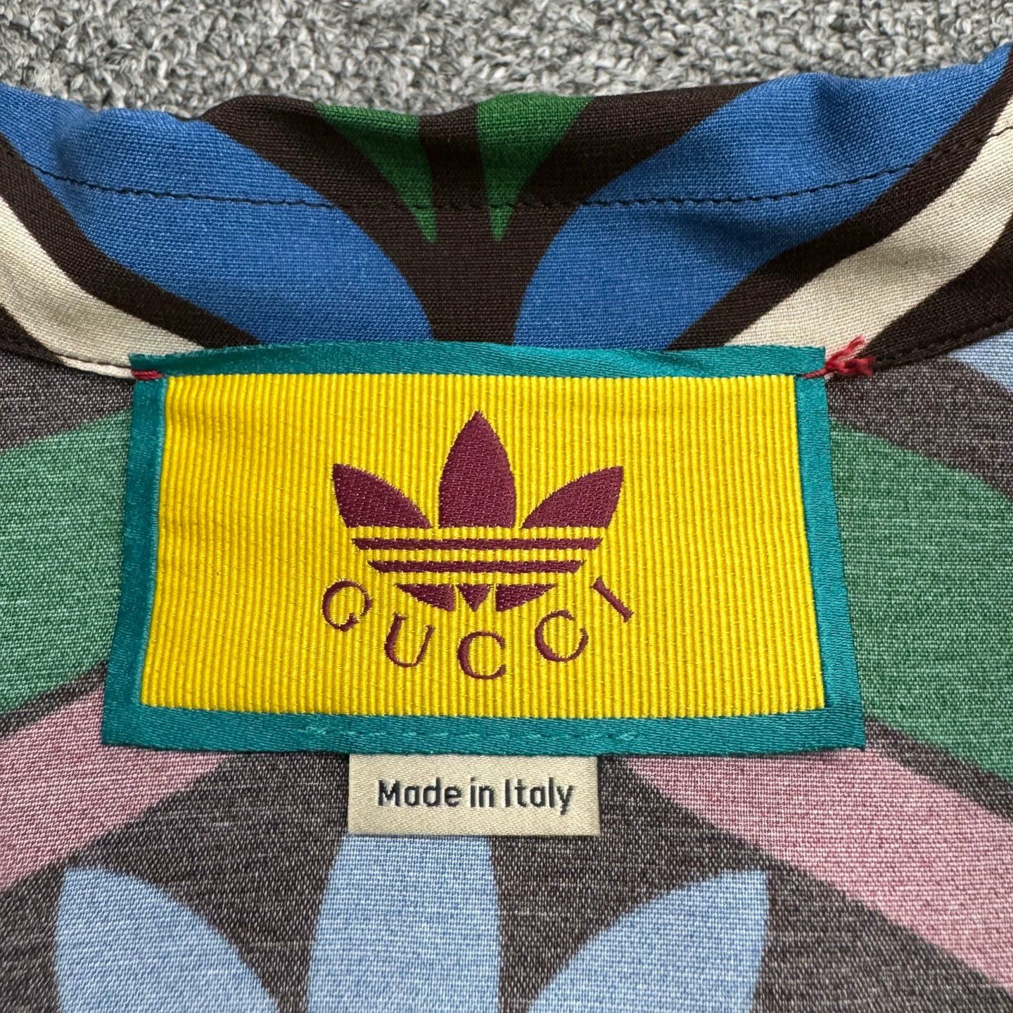 Gucci Gucci x Adidas Full Print Short Sleeve Shirt Size 50 Size US M / EU 48-50 / 2 - 2 Thumbnail