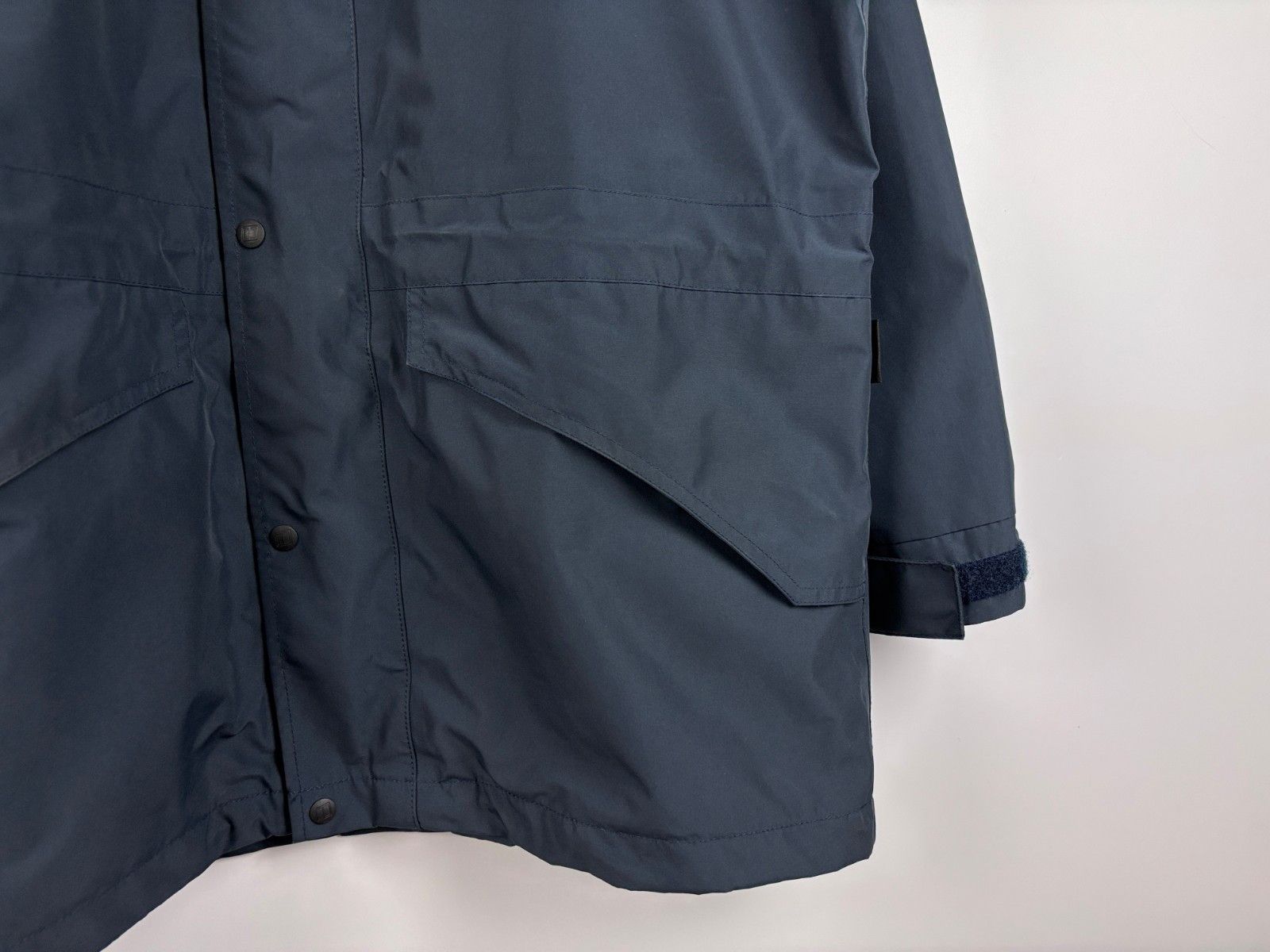 Berghaus Vintage Berghaus Gore-Tex Outdoor Waterproof Jacket Size M Size US M / EU 48-50 / 2 - 5 Thumbnail
