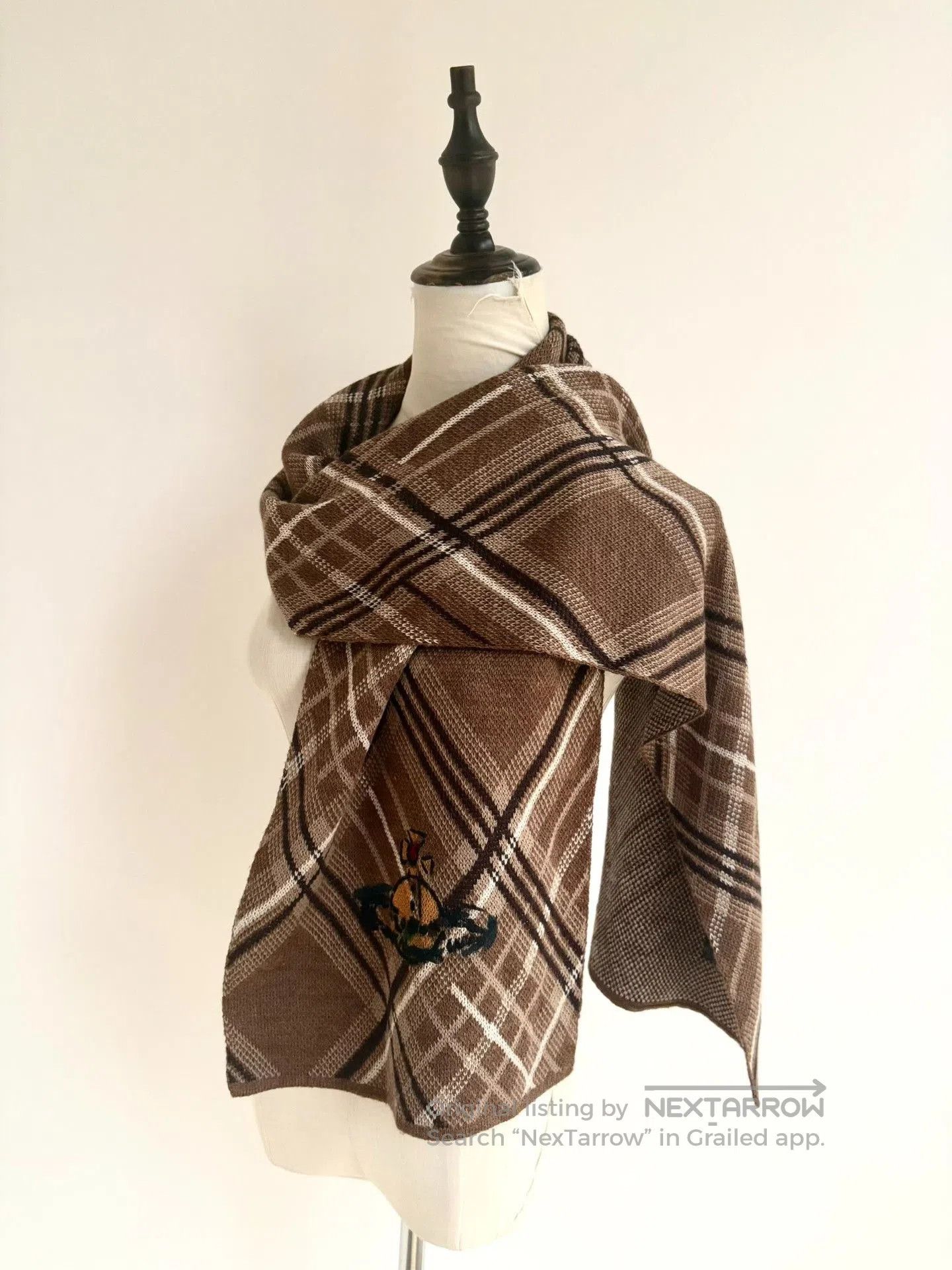 Vivienne Westwood Vivienne Westwood Brown Plaid Saturn Scarf. Size ONE SIZE - 1 Thumbnail