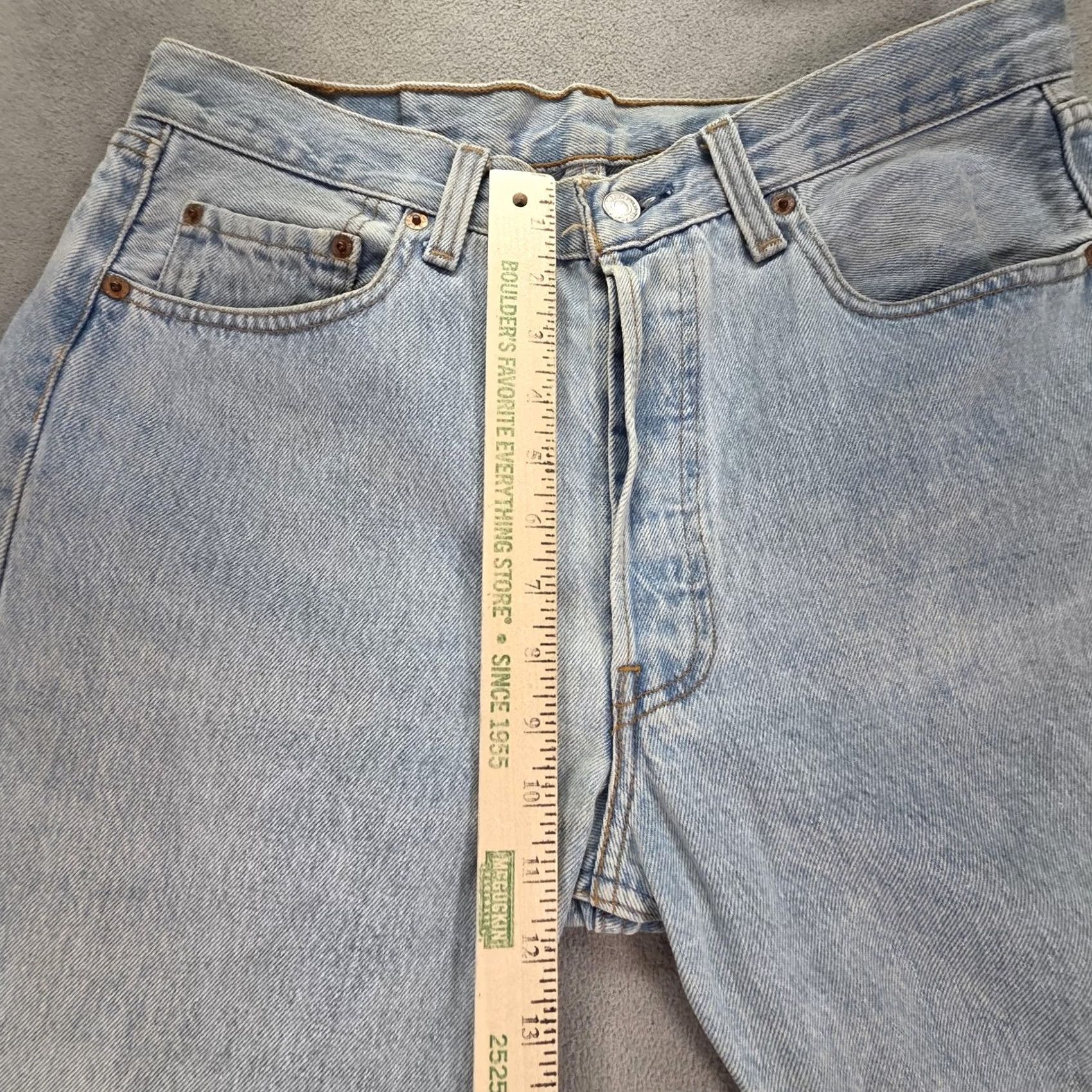 Levi's VINTAGE Levi's 501 Jeans Mens 31x29 Blue Light Wash Button Fly Straight Denim 29 Inseam Regular Fit Pockets Logo Distressed Size US 31 - 7 Thumbnail