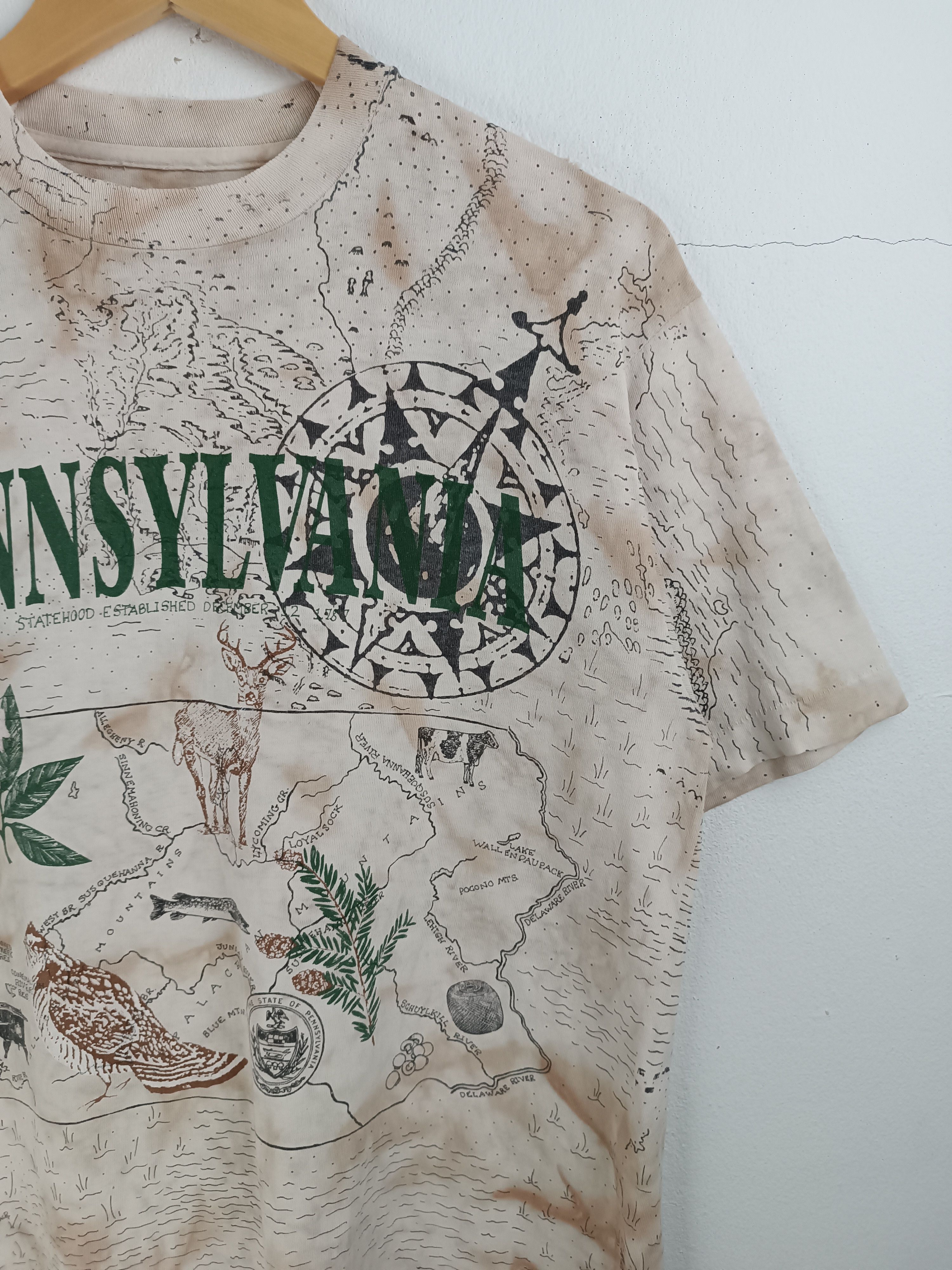 Vintage VINTAGE 90'S PENNSYLVANIA STATE AOP MAP TEE VERY RARE OVP Size US M / EU 48-50 / 2 - 12 Thumbnail