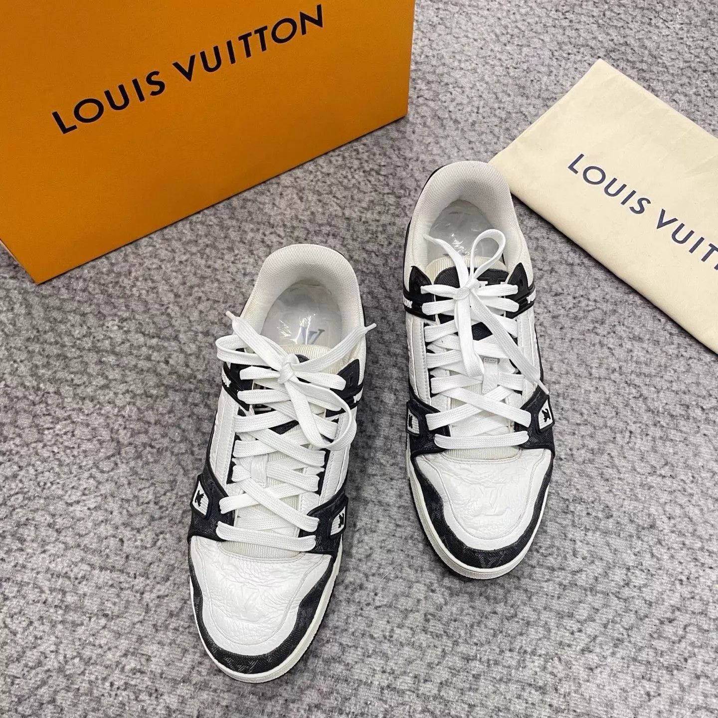 Louis Vuitton LV Trainer Denim Black White Panda Size 7 Size US 7 / EU 40 - 2 Thumbnail